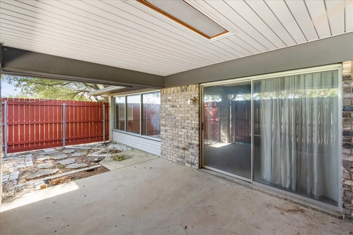 Single Family Residence For Sale in Navarro County , 801 County Road 0025, Corsicana, Texas 75109, 3 Bedroom, 3 Bathroom, Garage spaces, 2,064 Sqft, built in 1985, mls#21396323, Real Estate Agent in Corsicana, Homes For Sale in Navarro county, Homes For Sale in Corsicana, Realtor in Corsicana Texas, Real Estate Brokerage Independent Realty Texas, Luminita Cordes Realtor