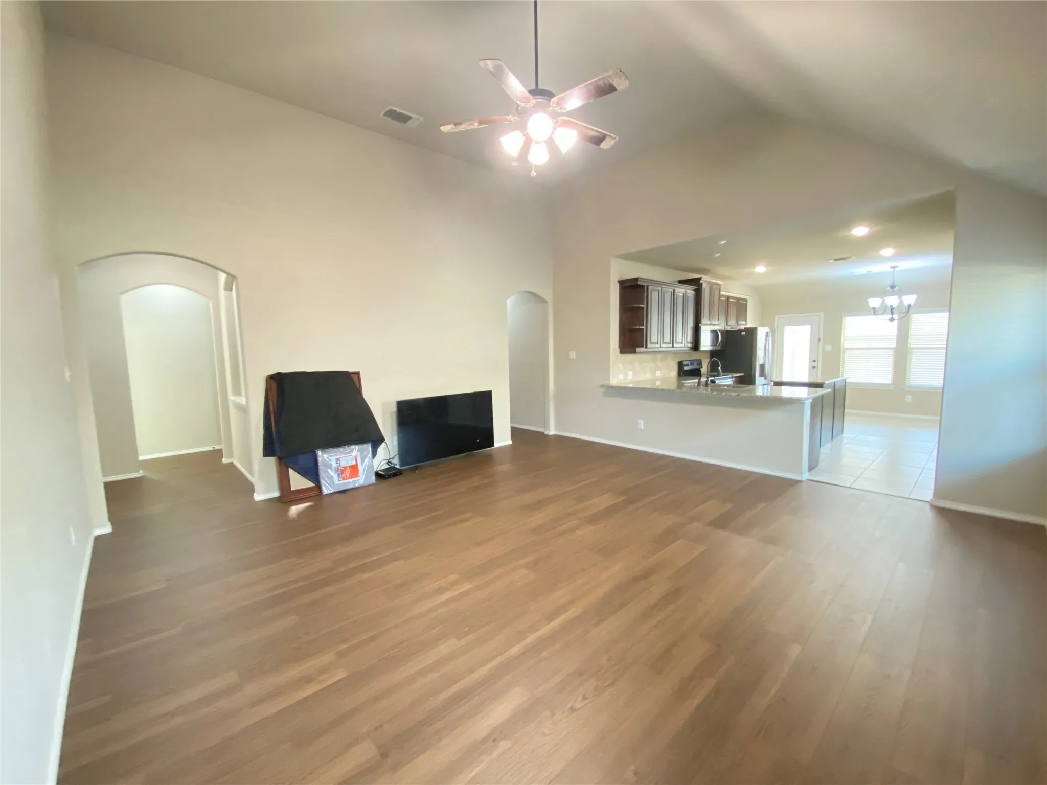 Single Family Residence For Rent in Ellis County , 228 Buckskin Drive, Waxahachie, Texas 75167, 4 Bedroom, 2 Bathroom, 2 Garage spaces, 1,944 Sqft, built in 2018, mls#21395935, Real Estate Agent in Waxahachie, Homes For Rent in Ellis county, Homes For Rent in Waxahachie, Realtor in Waxahachie Texas, Real Estate Brokerage Independent Realty Texas, Luminita Cordes Realtor