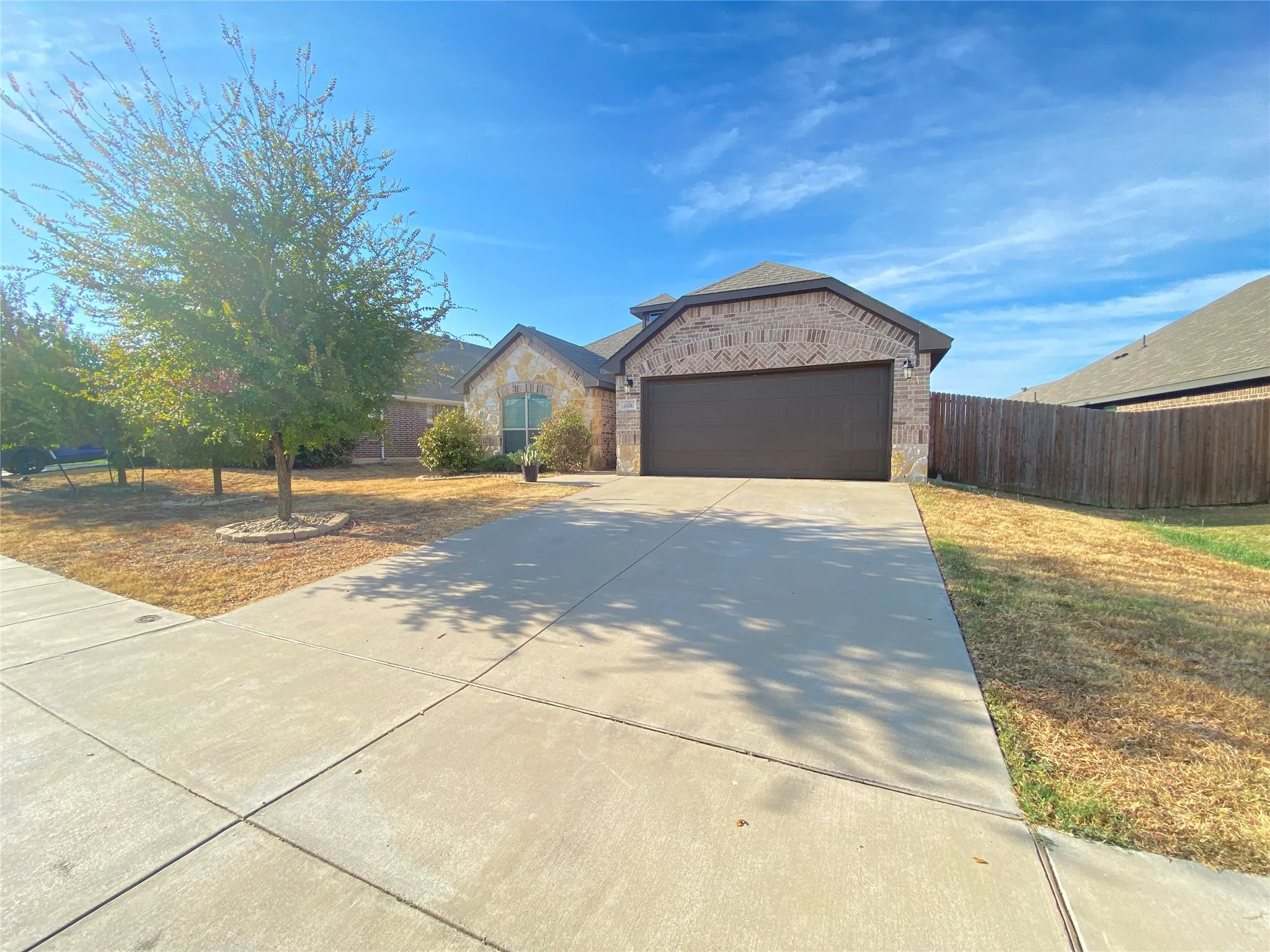 Single Family Residence For Rent in Ellis County , 228 Buckskin Drive, Waxahachie, Texas 75167, 4 Bedroom, 2 Bathroom, 2 Garage spaces, 1,944 Sqft, built in 2018, mls#21395935, Real Estate Agent in Waxahachie, Homes For Rent in Ellis county, Homes For Rent in Waxahachie, Realtor in Waxahachie Texas, Real Estate Brokerage Independent Realty Texas, Luminita Cordes Realtor