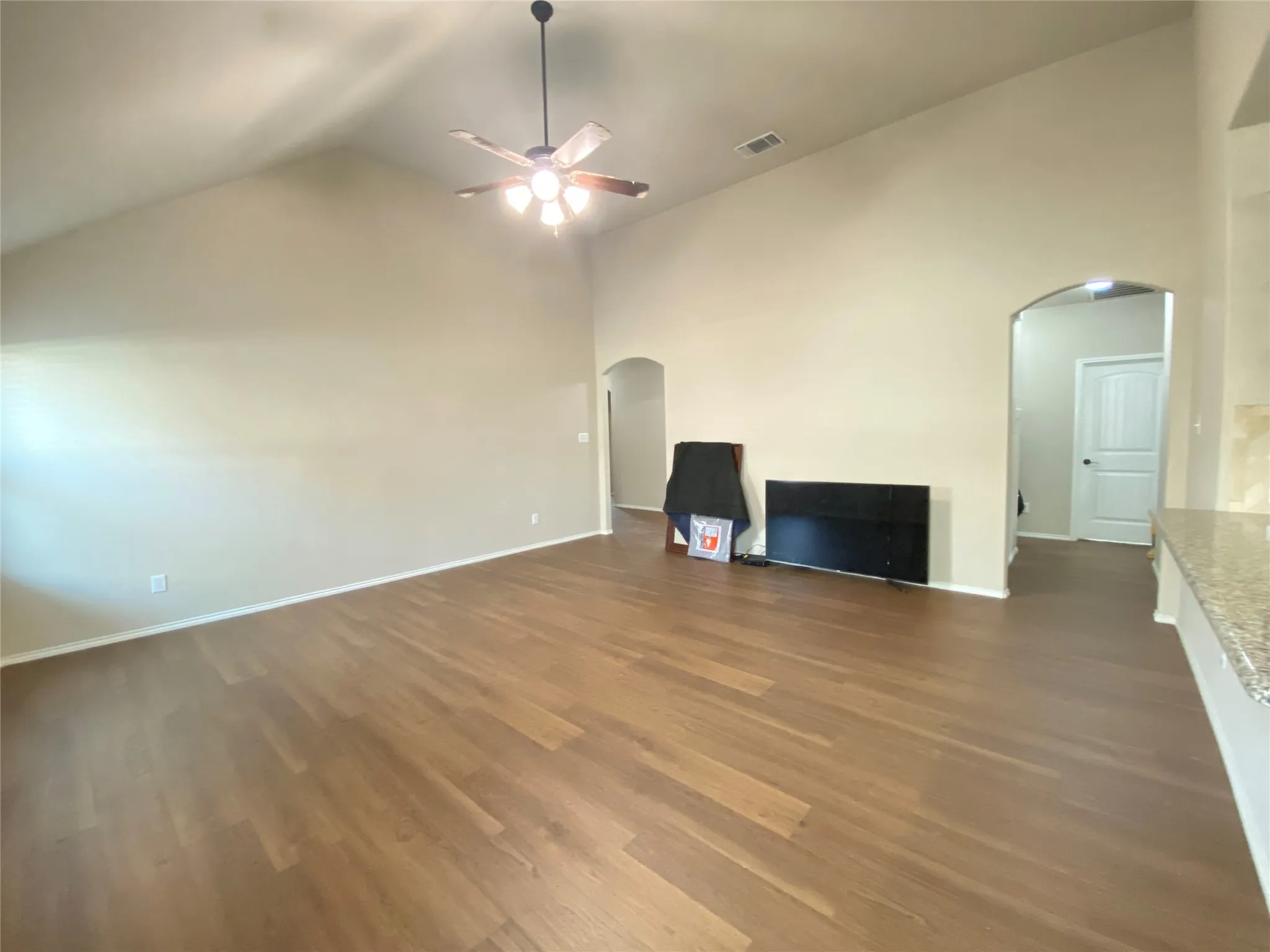 Single Family Residence For Rent in Ellis County , 228 Buckskin Drive, Waxahachie, Texas 75167, 4 Bedroom, 2 Bathroom, 2 Garage spaces, 1,944 Sqft, built in 2018, mls#21395935, Real Estate Agent in Waxahachie, Homes For Rent in Ellis county, Homes For Rent in Waxahachie, Realtor in Waxahachie Texas, Real Estate Brokerage Independent Realty Texas, Luminita Cordes Realtor