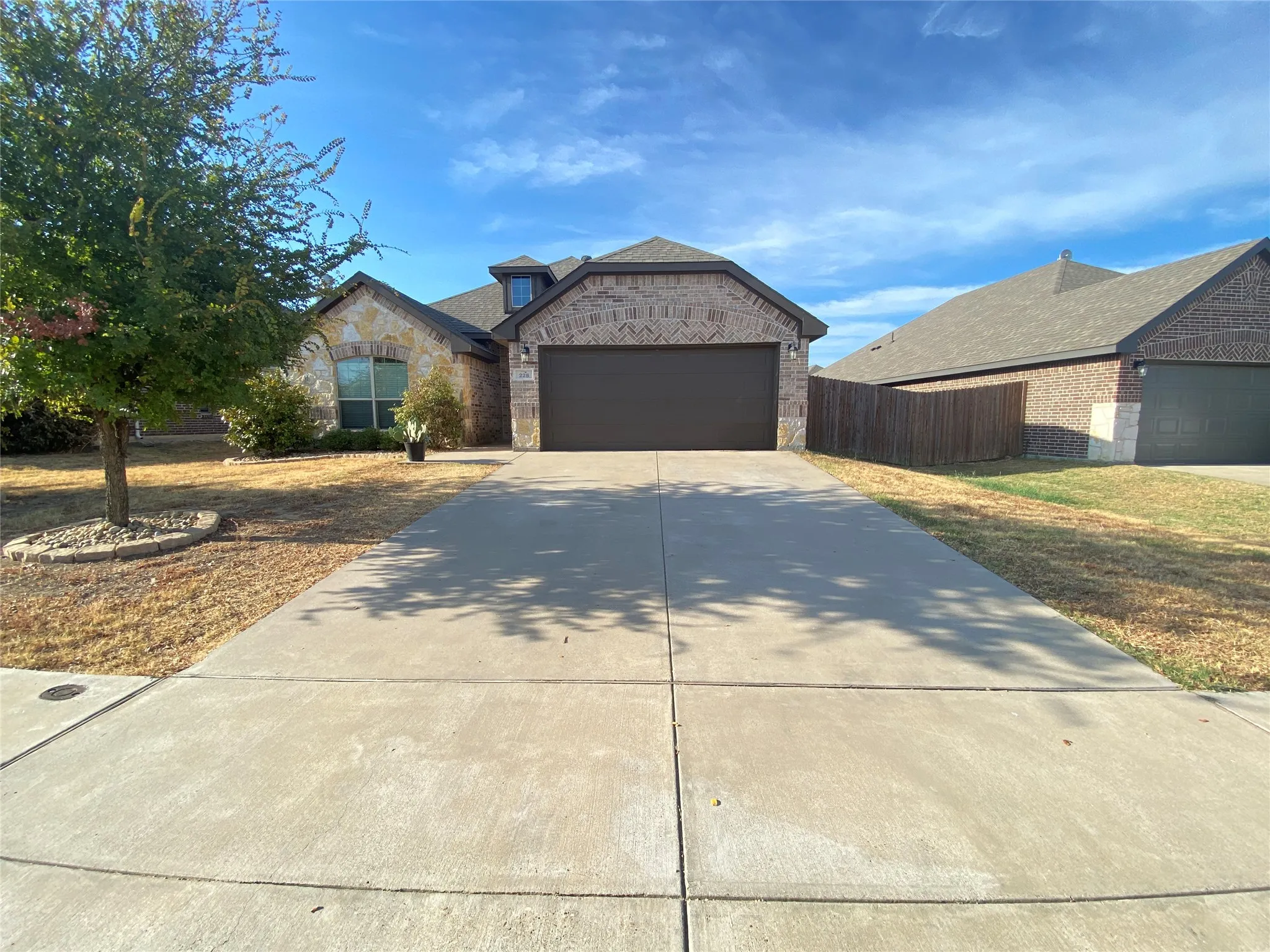 Single Family Residence For Rent in Ellis County , 228 Buckskin Drive, Waxahachie, Texas 75167, 4 Bedroom, 2 Bathroom, 2 Garage spaces, 1,944 Sqft, built in 2018, mls#21395935, Real Estate Agent in Waxahachie, Homes For Rent in Ellis county, Homes For Rent in Waxahachie, Realtor in Waxahachie Texas, Real Estate Brokerage Independent Realty Texas, Luminita Cordes Realtor