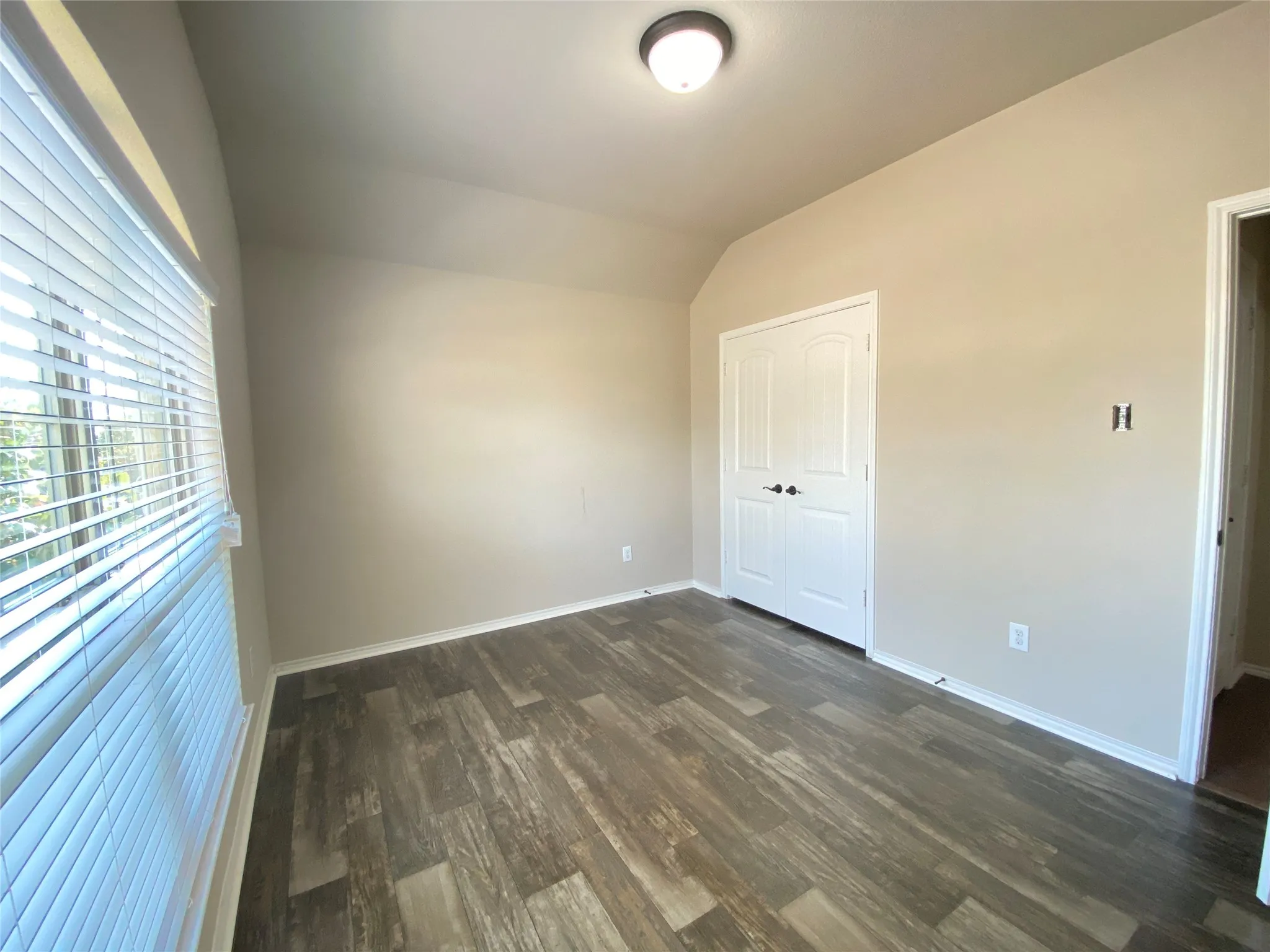 Single Family Residence For Rent in Ellis County , 228 Buckskin Drive, Waxahachie, Texas 75167, 4 Bedroom, 2 Bathroom, 2 Garage spaces, 1,944 Sqft, built in 2018, mls#21395935, Real Estate Agent in Waxahachie, Homes For Rent in Ellis county, Homes For Rent in Waxahachie, Realtor in Waxahachie Texas, Real Estate Brokerage Independent Realty Texas, Luminita Cordes Realtor
