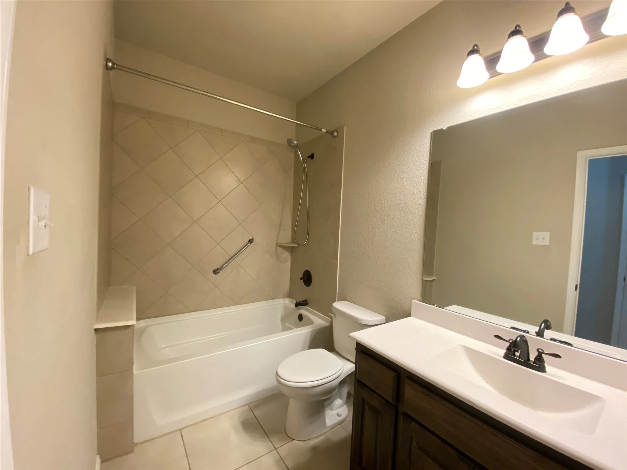 Single Family Residence For Rent in Ellis County , 228 Buckskin Drive, Waxahachie, Texas 75167, 4 Bedroom, 2 Bathroom, 2 Garage spaces, 1,944 Sqft, built in 2018, mls#21395935, Real Estate Agent in Waxahachie, Homes For Rent in Ellis county, Homes For Rent in Waxahachie, Realtor in Waxahachie Texas, Real Estate Brokerage Independent Realty Texas, Luminita Cordes Realtor