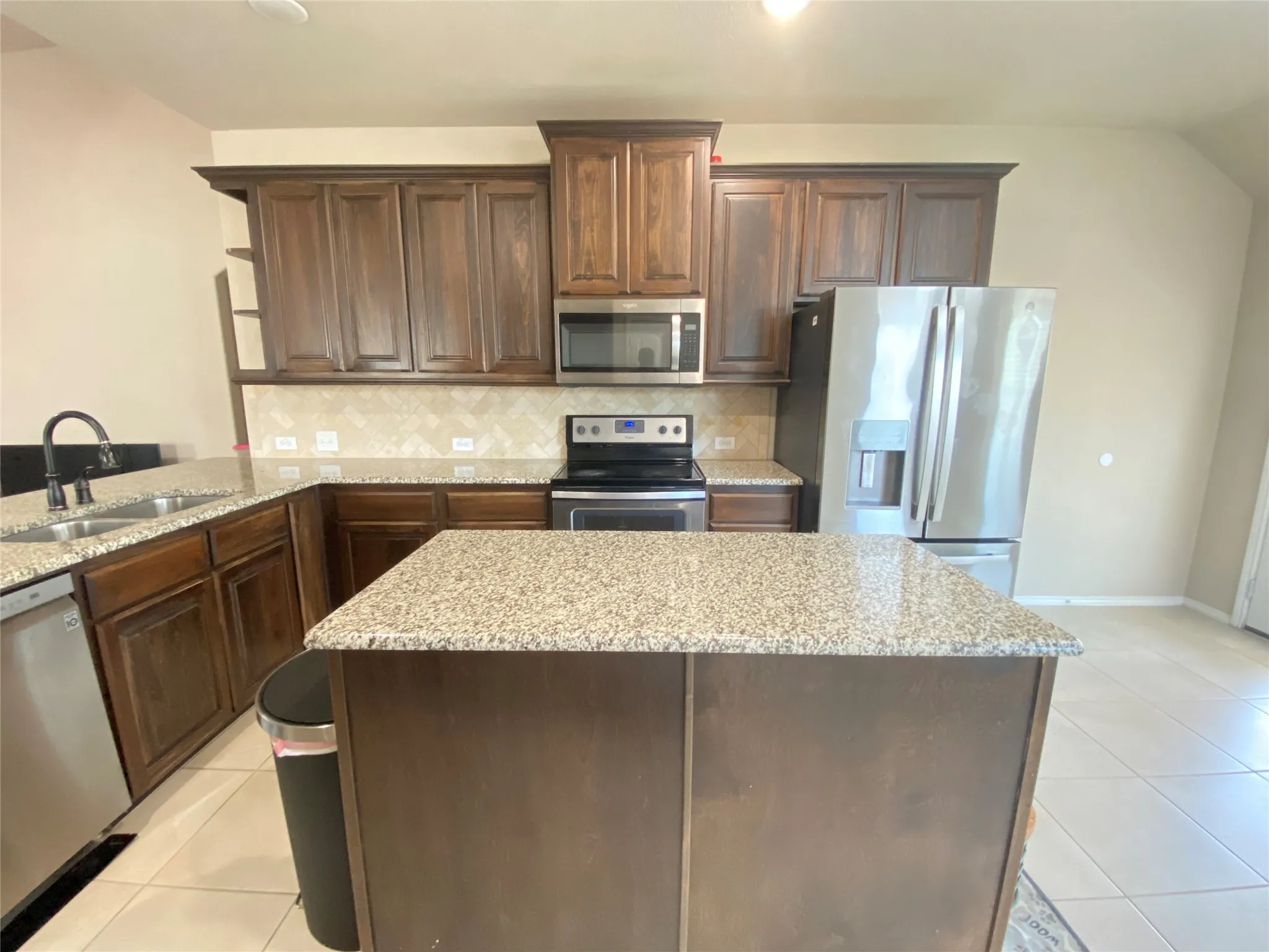 Single Family Residence For Rent in Ellis County , 228 Buckskin Drive, Waxahachie, Texas 75167, 4 Bedroom, 2 Bathroom, 2 Garage spaces, 1,944 Sqft, built in 2018, mls#21395935, Real Estate Agent in Waxahachie, Homes For Rent in Ellis county, Homes For Rent in Waxahachie, Realtor in Waxahachie Texas, Real Estate Brokerage Independent Realty Texas, Luminita Cordes Realtor