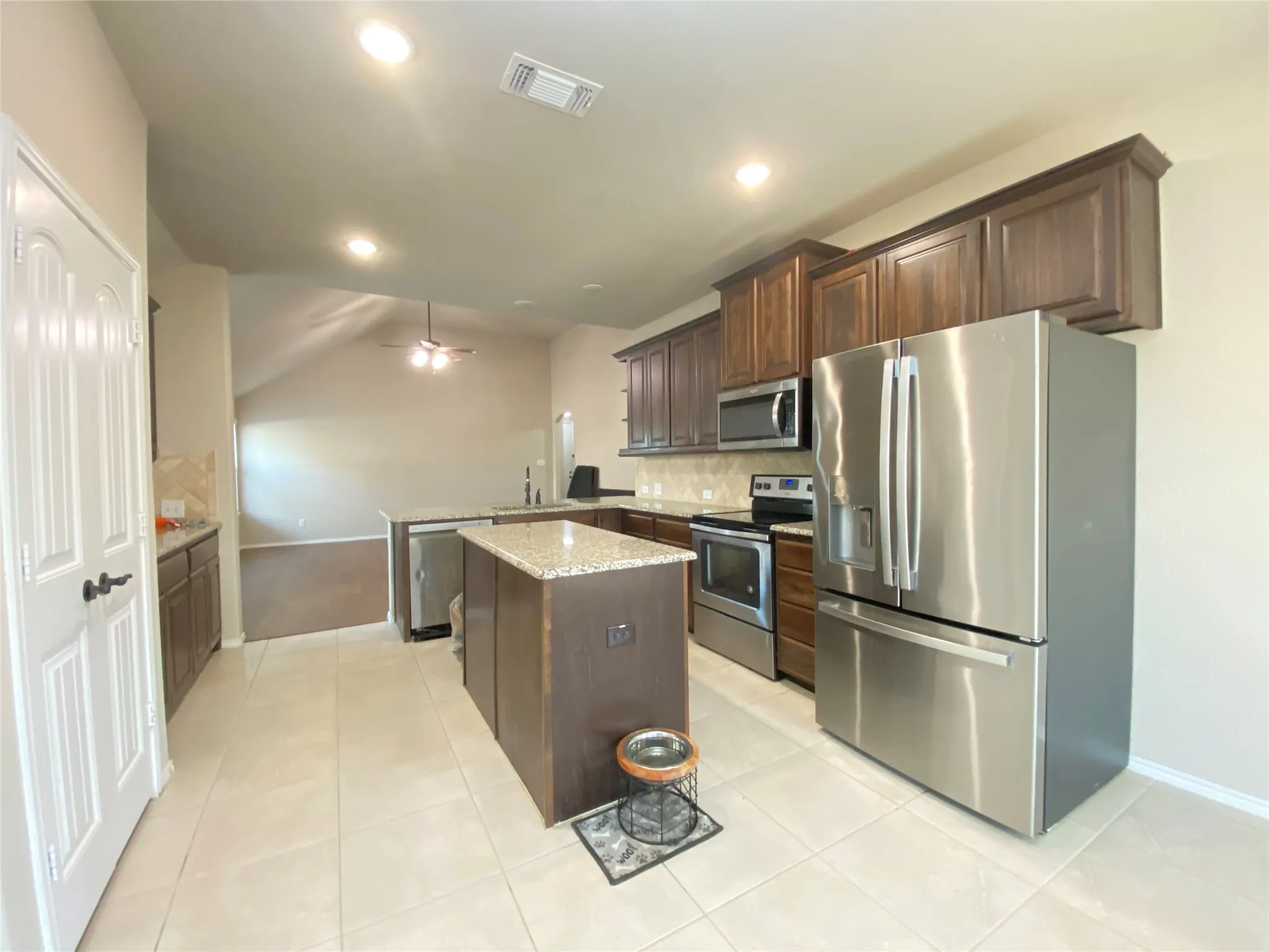 Single Family Residence For Rent in Ellis County , 228 Buckskin Drive, Waxahachie, Texas 75167, 4 Bedroom, 2 Bathroom, 2 Garage spaces, 1,944 Sqft, built in 2018, mls#21395935, Real Estate Agent in Waxahachie, Homes For Rent in Ellis county, Homes For Rent in Waxahachie, Realtor in Waxahachie Texas, Real Estate Brokerage Independent Realty Texas, Luminita Cordes Realtor