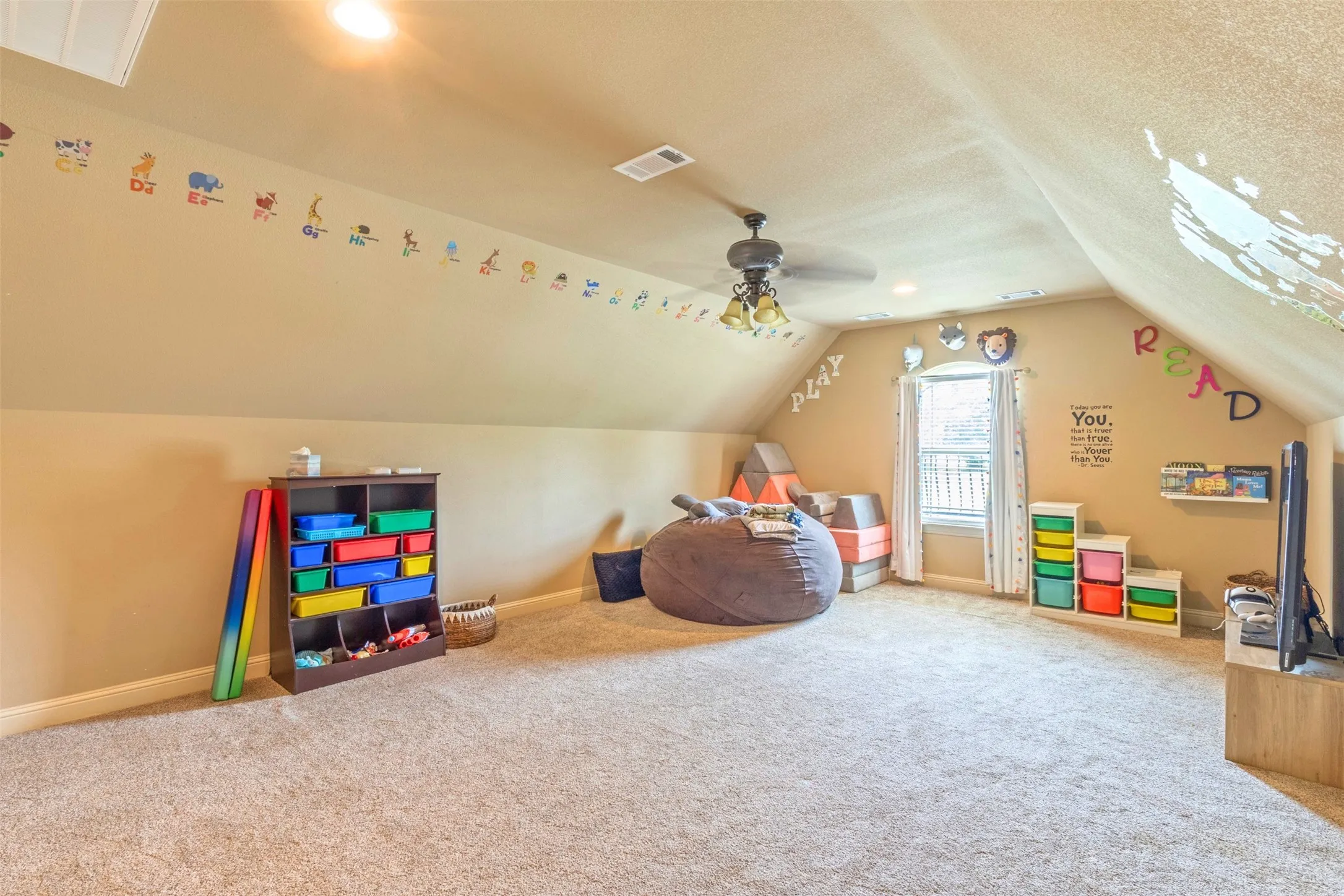 Single Family Residence For Sale in Parker County , 108 Oak Creek Drive, Springtown, Texas 76082, 4 Bedroom, 3 Bathroom, 2 Garage spaces, 3,293 Sqft, built in 2015, mls#21395129, Real Estate Agent in Springtown, Homes For Sale in Parker county, Homes For Sale in Springtown, Realtor in Springtown Texas, Real Estate Brokerage Independent Realty Texas, Luminita Cordes Realtor