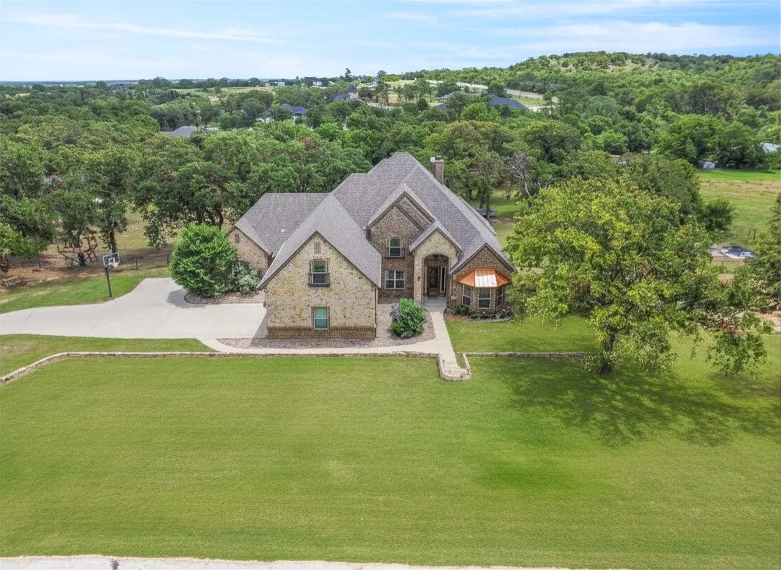 Single Family Residence For Sale in Parker County , 108 Oak Creek Drive, Springtown, Texas 76082, 4 Bedroom, 3 Bathroom, 2 Garage spaces, 3,293 Sqft, built in 2015, mls#21395129, Real Estate Agent in Springtown, Homes For Sale in Parker county, Homes For Sale in Springtown, Realtor in Springtown Texas, Real Estate Brokerage Independent Realty Texas, Luminita Cordes Realtor