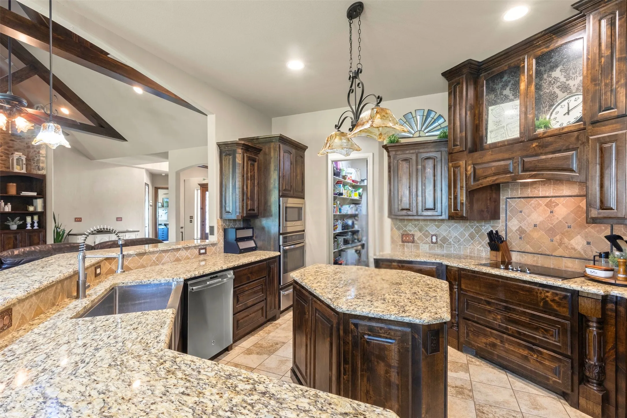 Single Family Residence For Sale in Parker County , 108 Oak Creek Drive, Springtown, Texas 76082, 4 Bedroom, 3 Bathroom, 2 Garage spaces, 3,293 Sqft, built in 2015, mls#21395129, Real Estate Agent in Springtown, Homes For Sale in Parker county, Homes For Sale in Springtown, Realtor in Springtown Texas, Real Estate Brokerage Independent Realty Texas, Luminita Cordes Realtor