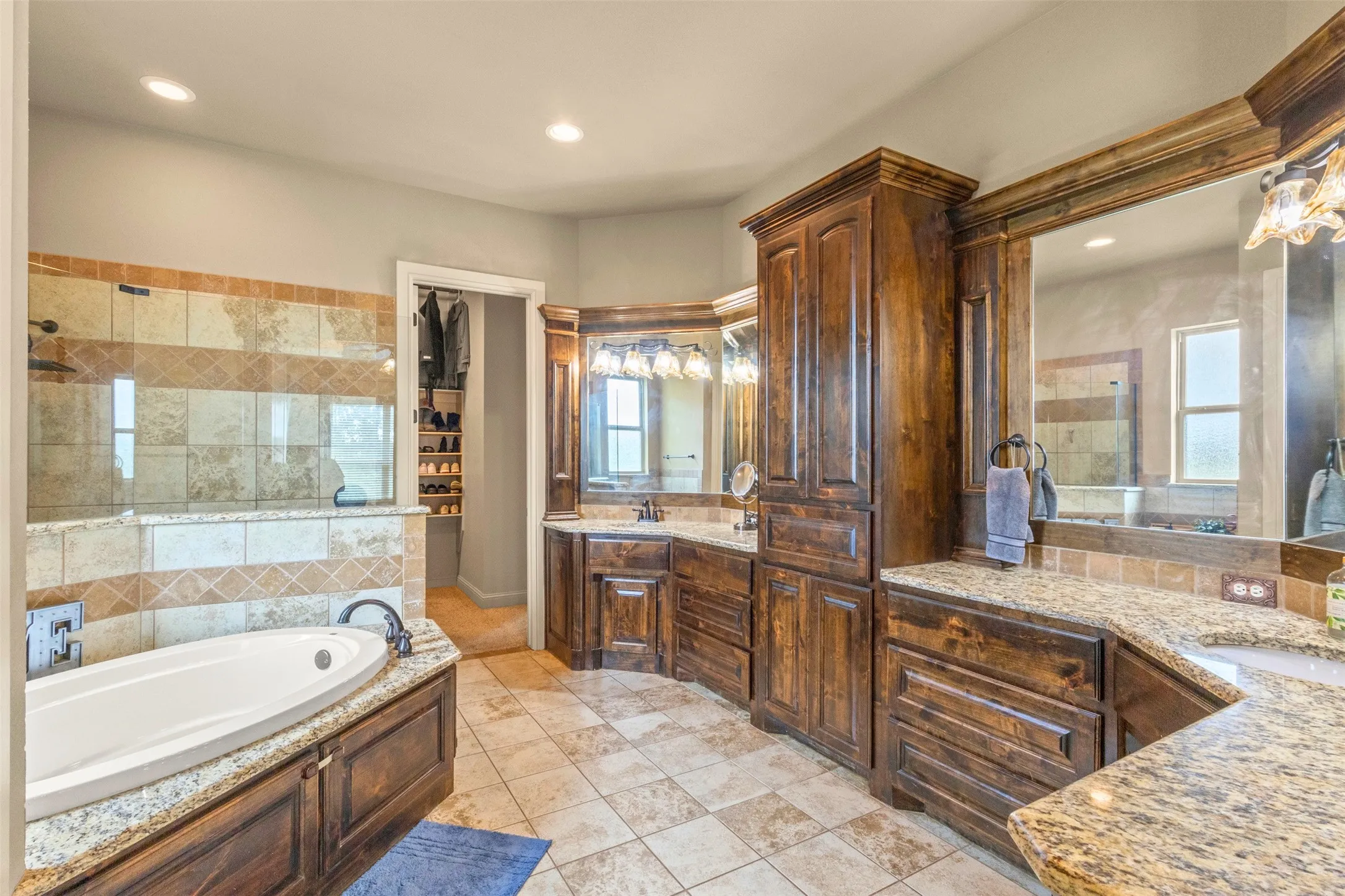 Single Family Residence For Sale in Parker County , 108 Oak Creek Drive, Springtown, Texas 76082, 4 Bedroom, 3 Bathroom, 2 Garage spaces, 3,293 Sqft, built in 2015, mls#21395129, Real Estate Agent in Springtown, Homes For Sale in Parker county, Homes For Sale in Springtown, Realtor in Springtown Texas, Real Estate Brokerage Independent Realty Texas, Luminita Cordes Realtor