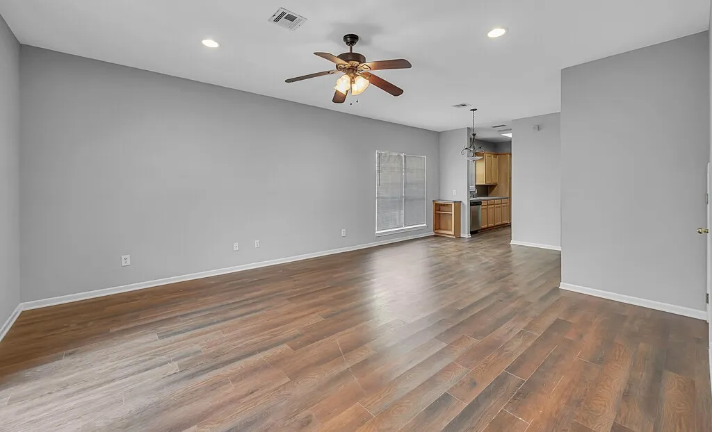 Duplex For Sale in Mc Lennan County , 1916 S 15th Street A & B, Waco, Texas 76706, 8 Bedroom, 8 Bathroom, Garage spaces, 3,506 Sqft, built in 2002, mls#21392949, Real Estate Agent in Waco, Homes For Sale in Mc Lennan county, Homes For Sale in Waco, Realtor in Waco Texas, Real Estate Brokerage Independent Realty Texas, Luminita Cordes Realtor
