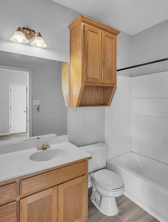 Duplex For Sale in Mc Lennan County , 1916 S 15th Street A & B, Waco, Texas 76706, 8 Bedroom, 8 Bathroom, Garage spaces, 3,506 Sqft, built in 2002, mls#21392949, Real Estate Agent in Waco, Homes For Sale in Mc Lennan county, Homes For Sale in Waco, Realtor in Waco Texas, Real Estate Brokerage Independent Realty Texas, Luminita Cordes Realtor