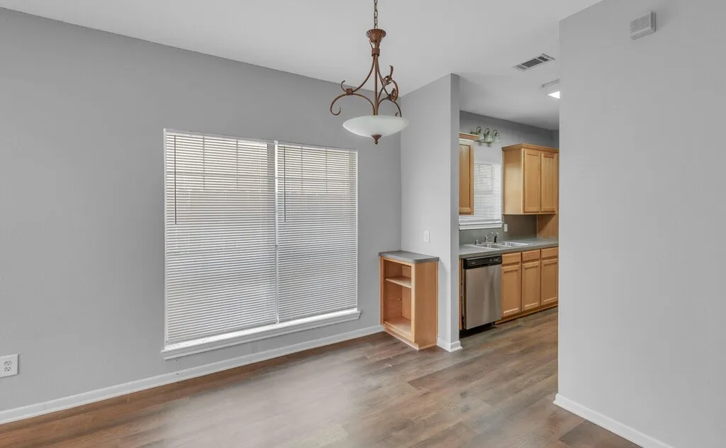 Duplex For Sale in Mc Lennan County , 1916 S 15th Street A & B, Waco, Texas 76706, 8 Bedroom, 8 Bathroom, Garage spaces, 3,506 Sqft, built in 2002, mls#21392949, Real Estate Agent in Waco, Homes For Sale in Mc Lennan county, Homes For Sale in Waco, Realtor in Waco Texas, Real Estate Brokerage Independent Realty Texas, Luminita Cordes Realtor