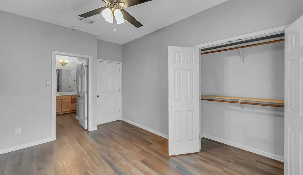 Duplex For Sale in Mc Lennan County , 1916 S 15th Street A & B, Waco, Texas 76706, 8 Bedroom, 8 Bathroom, Garage spaces, 3,506 Sqft, built in 2002, mls#21392949, Real Estate Agent in Waco, Homes For Sale in Mc Lennan county, Homes For Sale in Waco, Realtor in Waco Texas, Real Estate Brokerage Independent Realty Texas, Luminita Cordes Realtor