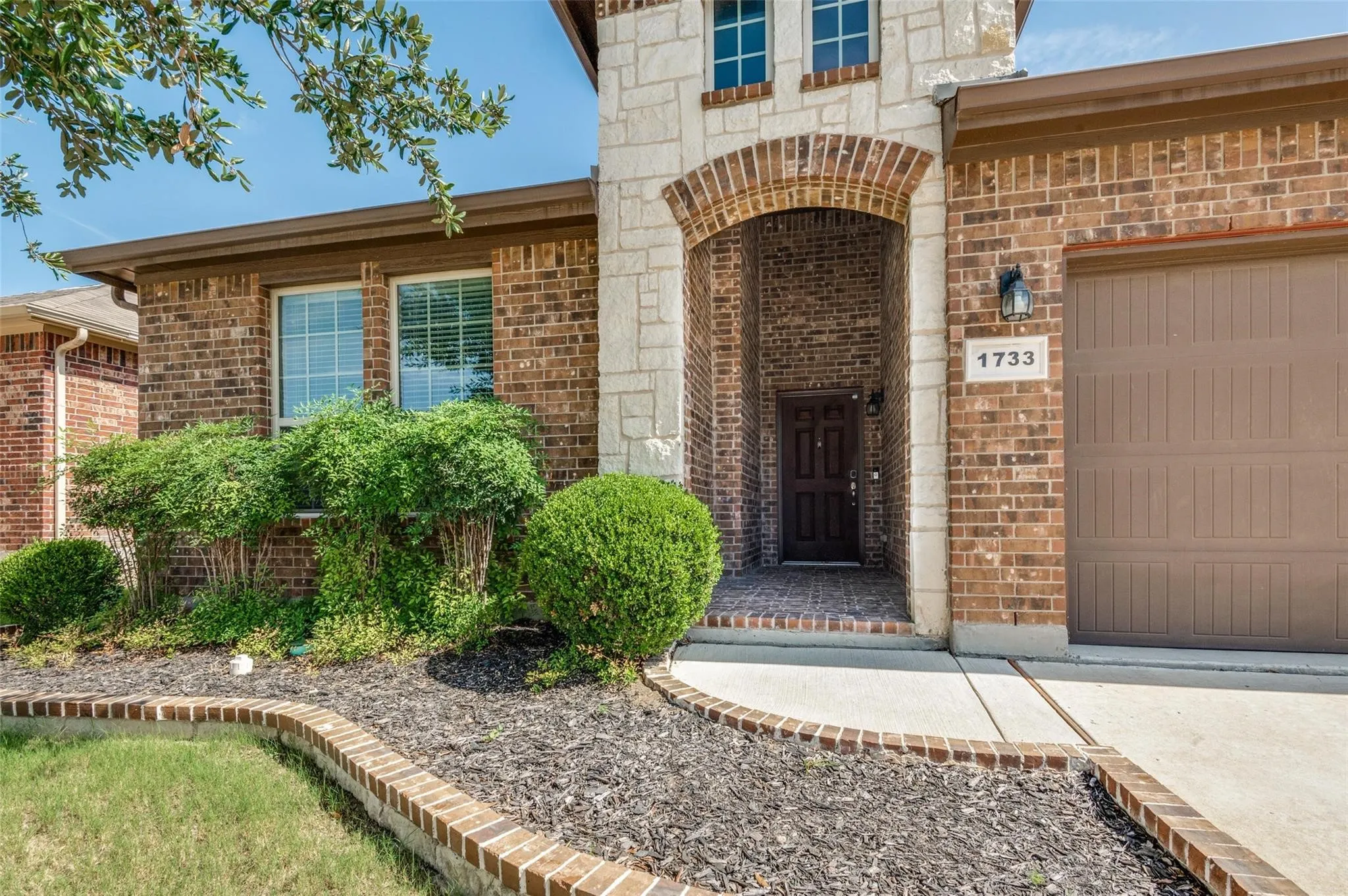 Single Family Residence For Sale in Tarrant County , 1733 Kachina Lodge Road, Fort Worth, Texas 76131, 4 Bedroom, 2 Bathroom, 2 Garage spaces, 2,203 Sqft, built in 2015, mls#21396348, Real Estate Agent in Fort Worth, Homes For Sale in Tarrant county, Homes For Sale in Fort Worth, Realtor in Fort Worth Texas, Real Estate Brokerage Independent Realty Texas, Luminita Cordes Realtor
