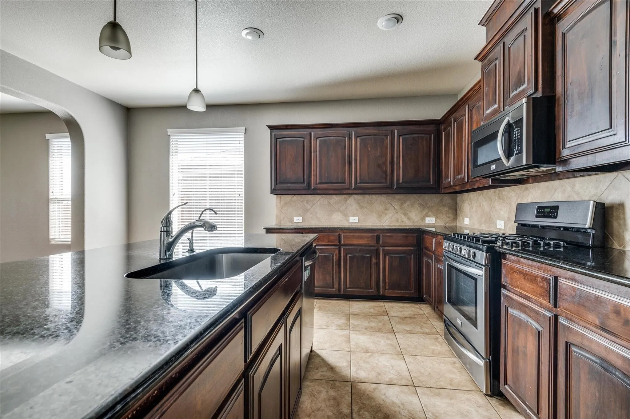 Single Family Residence For Sale in Tarrant County , 1733 Kachina Lodge Road, Fort Worth, Texas 76131, 4 Bedroom, 2 Bathroom, 2 Garage spaces, 2,203 Sqft, built in 2015, mls#21396348, Real Estate Agent in Fort Worth, Homes For Sale in Tarrant county, Homes For Sale in Fort Worth, Realtor in Fort Worth Texas, Real Estate Brokerage Independent Realty Texas, Luminita Cordes Realtor