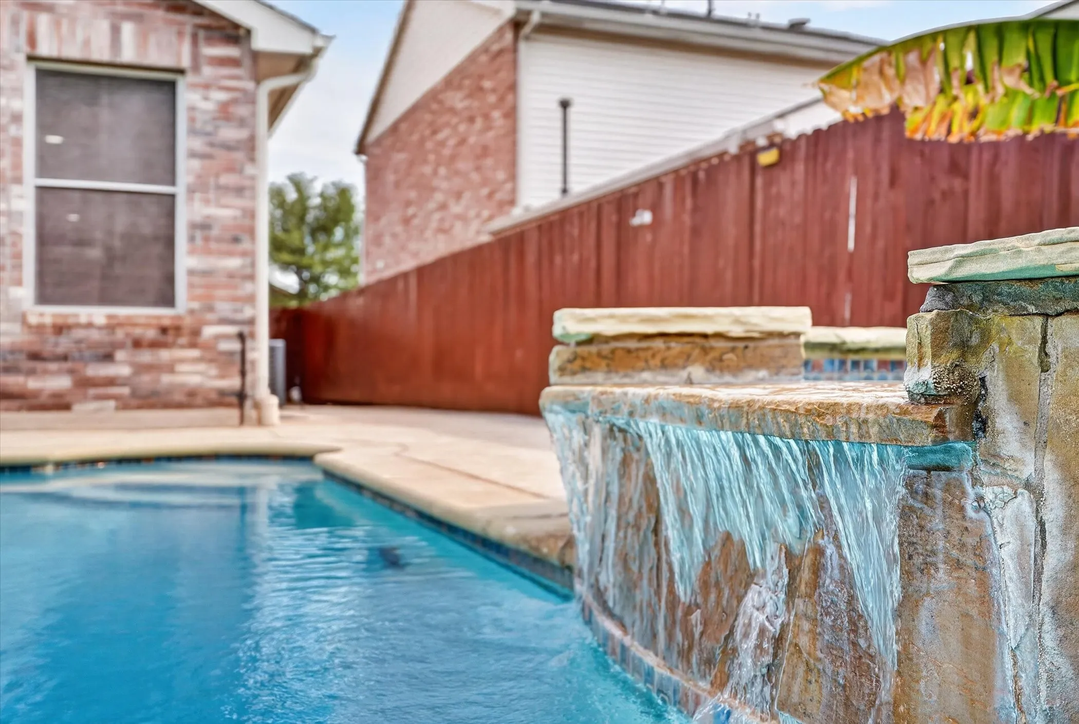 Waterfall feature