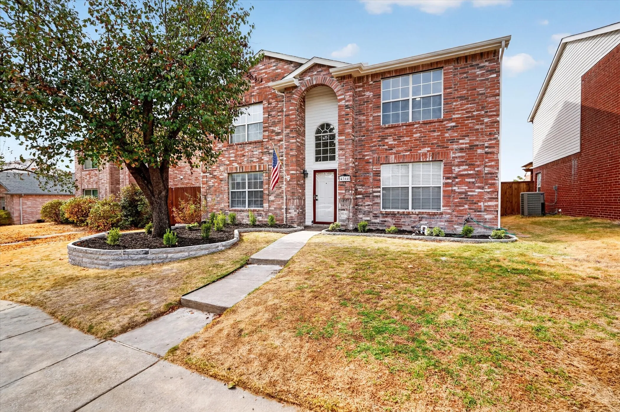 Single Family Residence For Sale in Denton County , 4364 Onyx Drive, Carrollton, Texas 75010, 5 Bedroom, 4 Bathroom, 2 Garage spaces, 2,792 Sqft, built in 1999, mls#21396304, Real Estate Agent in Carrollton, Homes For Sale in Denton county, Homes For Sale in Carrollton, Realtor in Carrollton Texas, Real Estate Brokerage Independent Realty Texas, Luminita Cordes Realtor