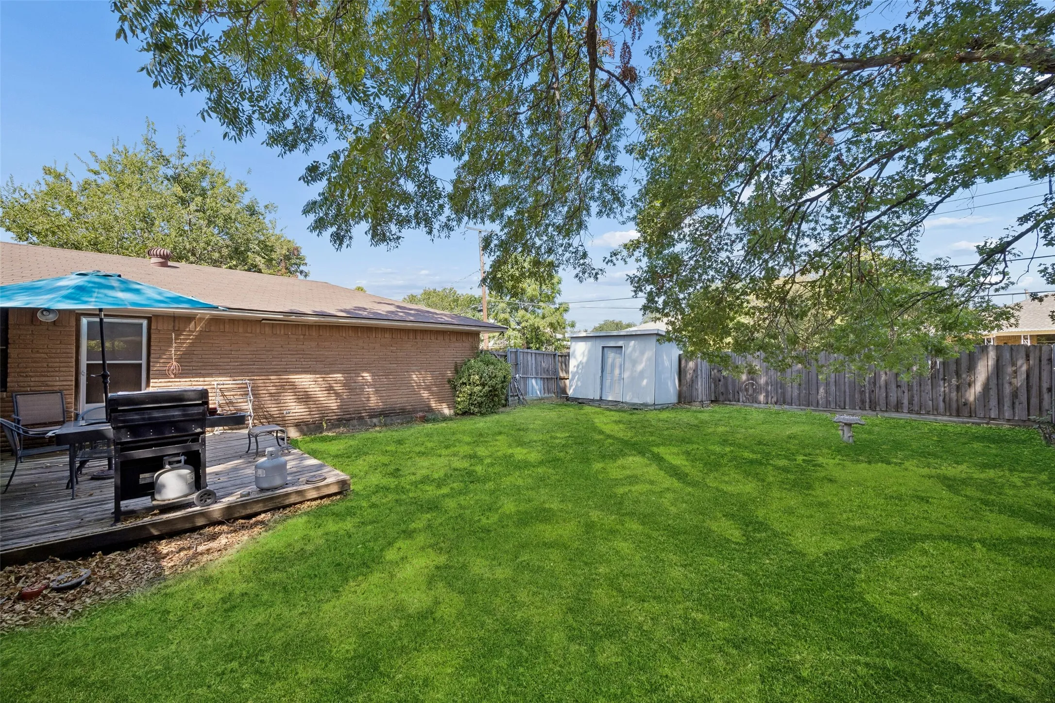 Single Family Residence For Sale in Dallas County , 5629 Ledgestone Drive, Dallas, Texas 75214, 4 Bedroom, 3 Bathroom, 2 Garage spaces, 2,117 Sqft, built in 1964, mls#21386826, Real Estate Agent in Dallas, Homes For Sale in Dallas county, Homes For Sale in Dallas, Realtor in Dallas Texas, Real Estate Brokerage Independent Realty Texas, Luminita Cordes Realtor