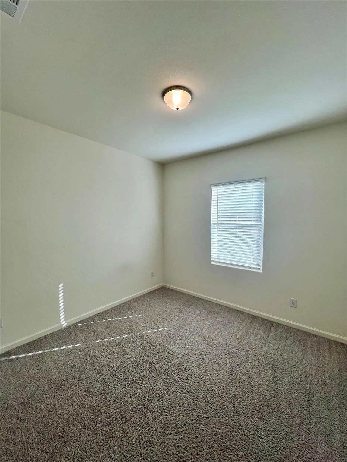 Single Family Residence For Rent in Collin County , 672 Crestridge Drive, Lavon, Texas 75166, 4 Bedroom, 2 Bathroom, 2 Garage spaces, 1,779 Sqft, built in 2021, mls#21396404, Real Estate Agent in Lavon, Homes For Rent in Collin county, Homes For Rent in Lavon, Realtor in Lavon Texas, Real Estate Brokerage Independent Realty Texas, Luminita Cordes Realtor