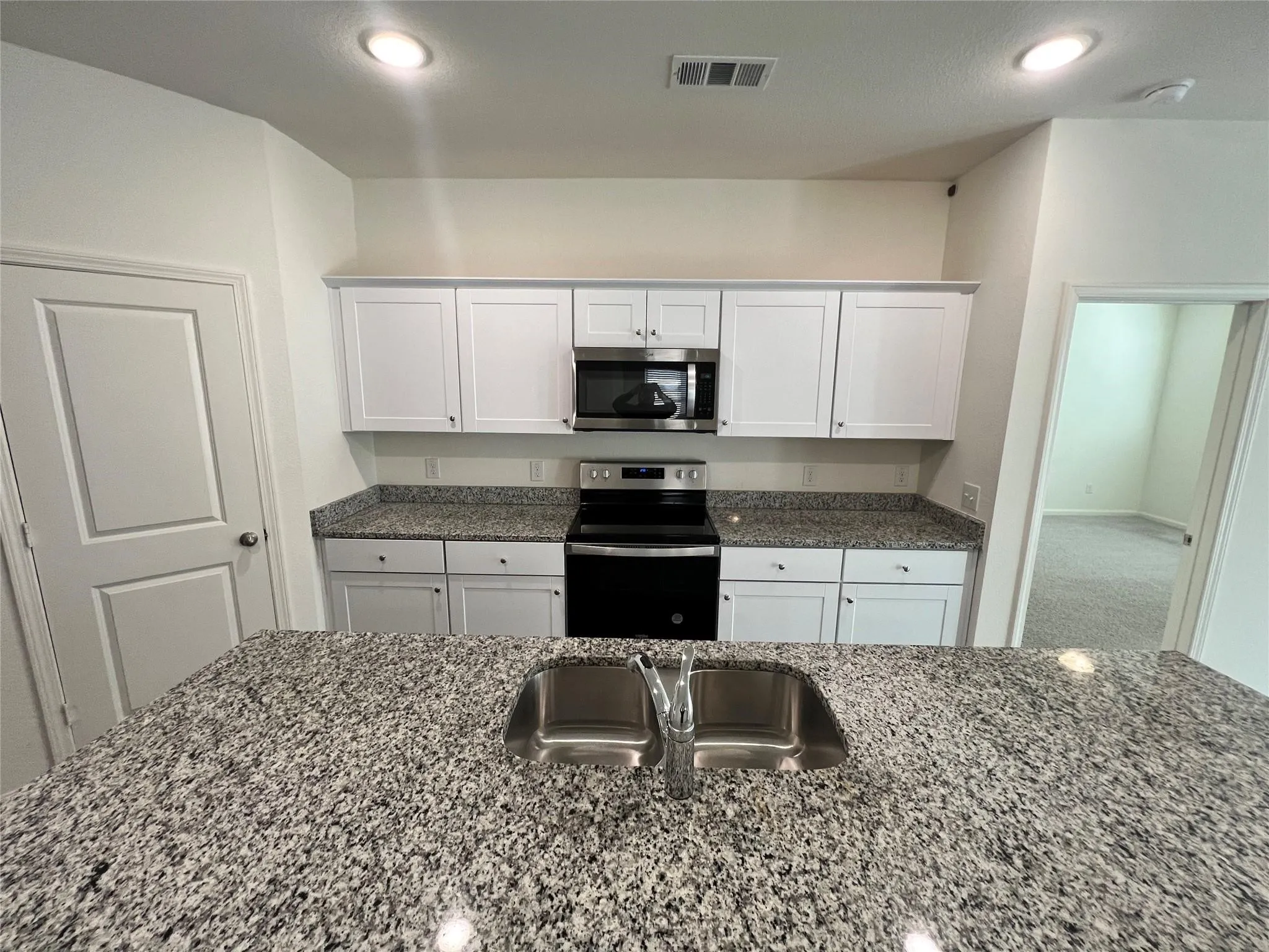 Single Family Residence For Rent in Collin County , 672 Crestridge Drive, Lavon, Texas 75166, 4 Bedroom, 2 Bathroom, 2 Garage spaces, 1,779 Sqft, built in 2021, mls#21396404, Real Estate Agent in Lavon, Homes For Rent in Collin county, Homes For Rent in Lavon, Realtor in Lavon Texas, Real Estate Brokerage Independent Realty Texas, Luminita Cordes Realtor