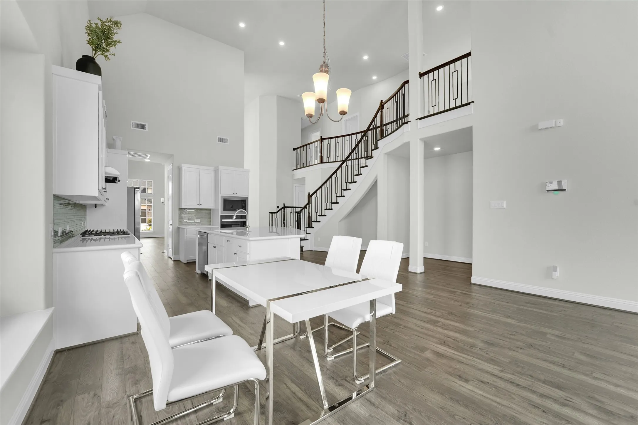 Single Family Residence For Sale in Dallas County , 804 Meadow Holly Drive, Wylie, Texas 75098, 6 Bedroom, 5 Bathroom, 2 Garage spaces, 3,701 Sqft, built in 2025, mls#21396028, Real Estate Agent in Wylie, Homes For Sale in Dallas county, Homes For Sale in Wylie, Realtor in Wylie Texas, Real Estate Brokerage Independent Realty Texas, Luminita Cordes Realtor