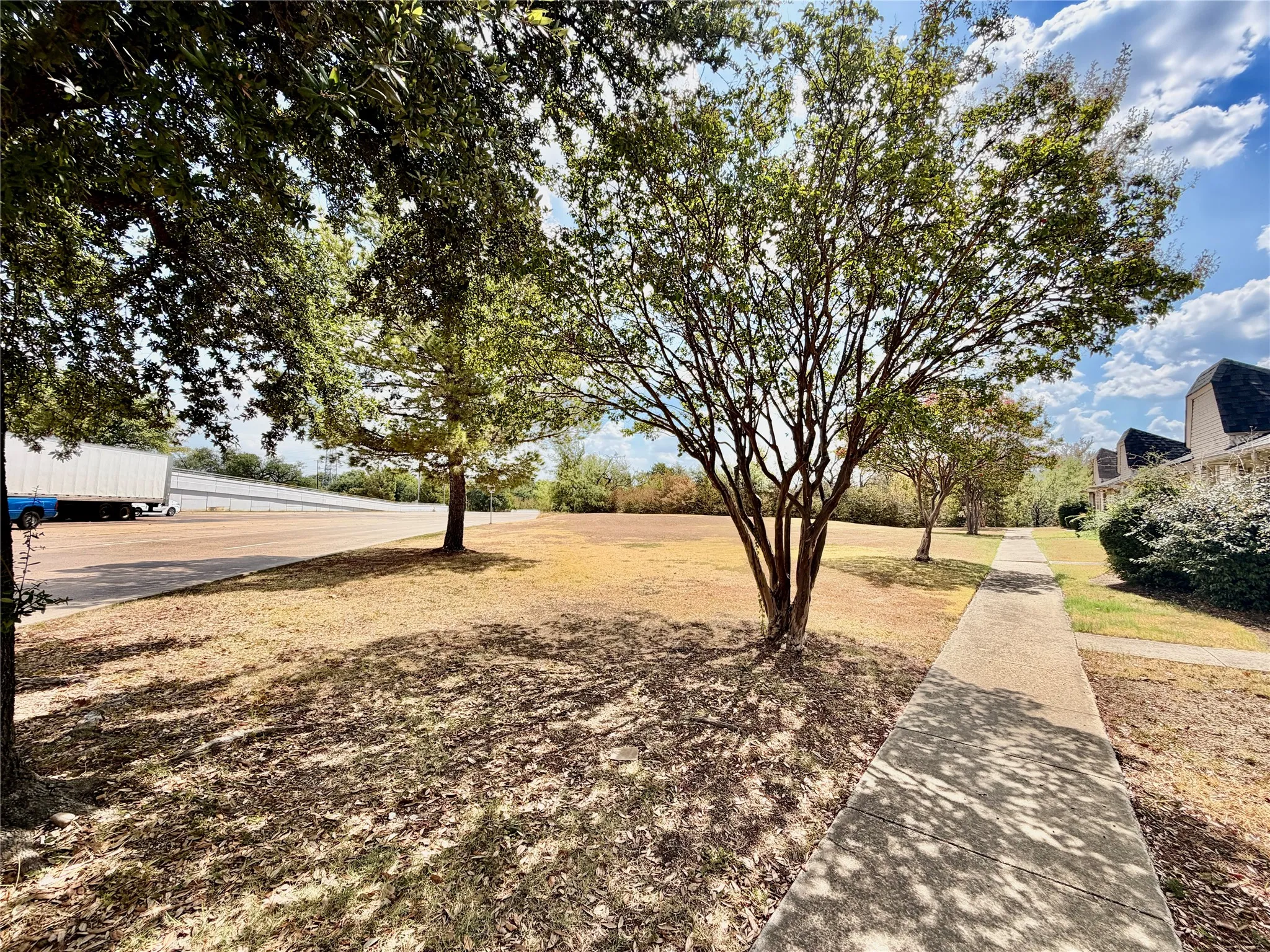 Single Family Residence For Rent in Dallas County , 35 W Mountain Lane 43, Grand Prairie, Texas 75052, 3 Bedroom, 2 Bathroom, Garage spaces, 1,244 Sqft, built in 1971, mls#21396268, Real Estate Agent in Grand Prairie, Homes For Rent in Dallas county, Homes For Rent in Grand Prairie, Realtor in Grand Prairie Texas, Real Estate Brokerage Independent Realty Texas, Luminita Cordes Realtor