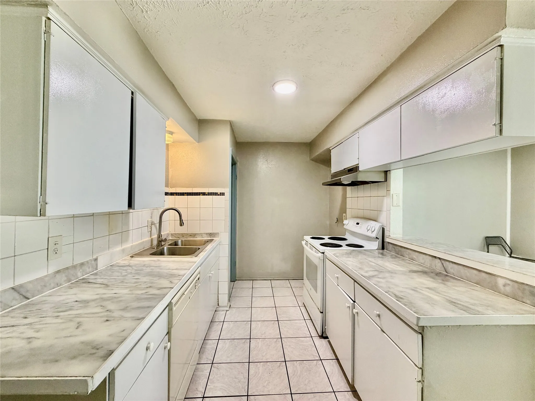 Single Family Residence For Rent in Dallas County , 35 W Mountain Lane 43, Grand Prairie, Texas 75052, 3 Bedroom, 2 Bathroom, Garage spaces, 1,244 Sqft, built in 1971, mls#21396268, Real Estate Agent in Grand Prairie, Homes For Rent in Dallas county, Homes For Rent in Grand Prairie, Realtor in Grand Prairie Texas, Real Estate Brokerage Independent Realty Texas, Luminita Cordes Realtor