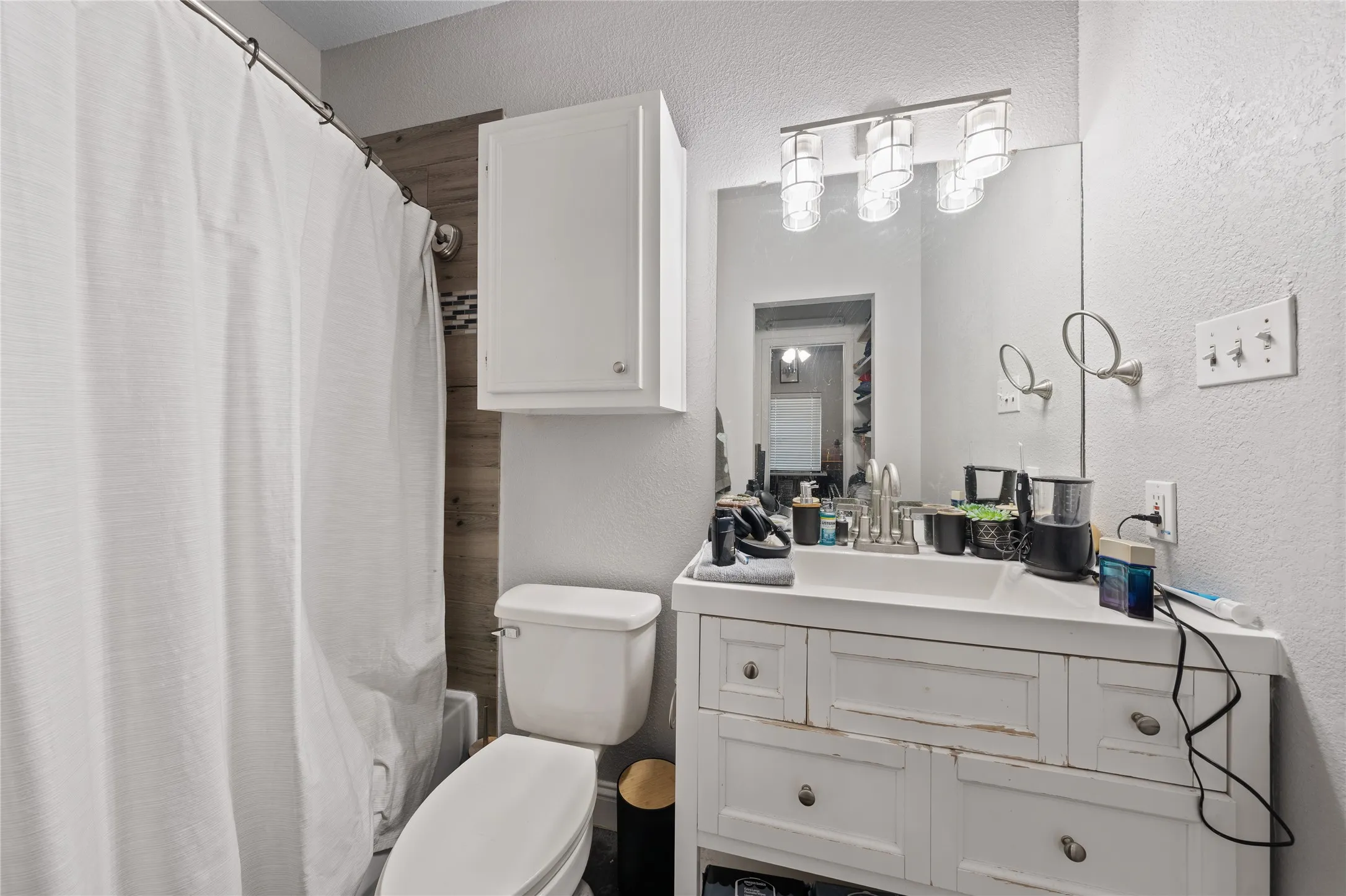 Duplex For Sale in Mc Lennan County , 1218 Wood Avenue, Waco, Texas 76706, 4 Bedroom, 4 Bathroom, Garage spaces, 0 Sqft, built in 2001, mls#21394319, Real Estate Agent in Waco, Homes For Sale in Mc Lennan county, Homes For Sale in Waco, Realtor in Waco Texas, Real Estate Brokerage Independent Realty Texas, Luminita Cordes Realtor