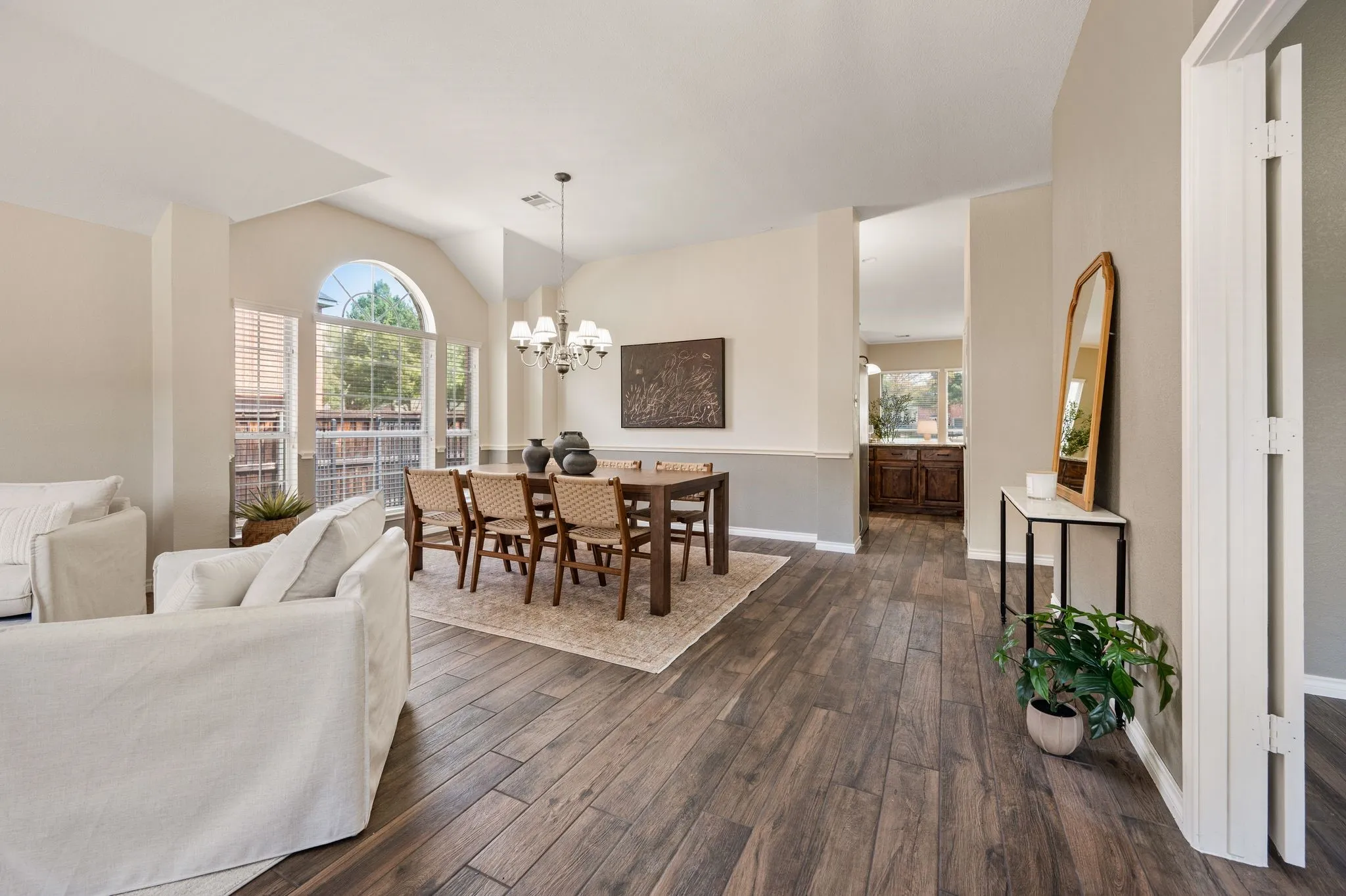 Single Family Residence For Sale in Tarrant County , 1417 Briar Meadow Drive, Keller, Texas 76248, 3 Bedroom, 2 Bathroom, 2 Garage spaces, 2,316 Sqft, built in 1997, mls#21393971, Real Estate Agent in Keller, Homes For Sale in Tarrant county, Homes For Sale in Keller, Realtor in Keller Texas, Real Estate Brokerage Independent Realty Texas, Luminita Cordes Realtor