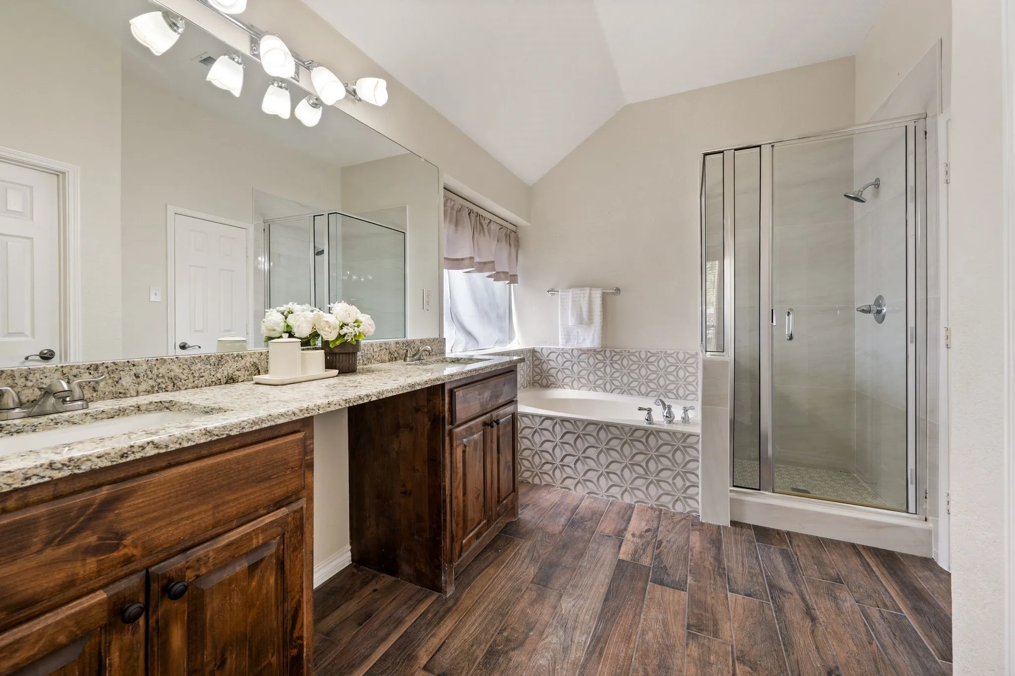 Single Family Residence For Sale in Tarrant County , 1417 Briar Meadow Drive, Keller, Texas 76248, 3 Bedroom, 2 Bathroom, 2 Garage spaces, 2,316 Sqft, built in 1997, mls#21393971, Real Estate Agent in Keller, Homes For Sale in Tarrant county, Homes For Sale in Keller, Realtor in Keller Texas, Real Estate Brokerage Independent Realty Texas, Luminita Cordes Realtor