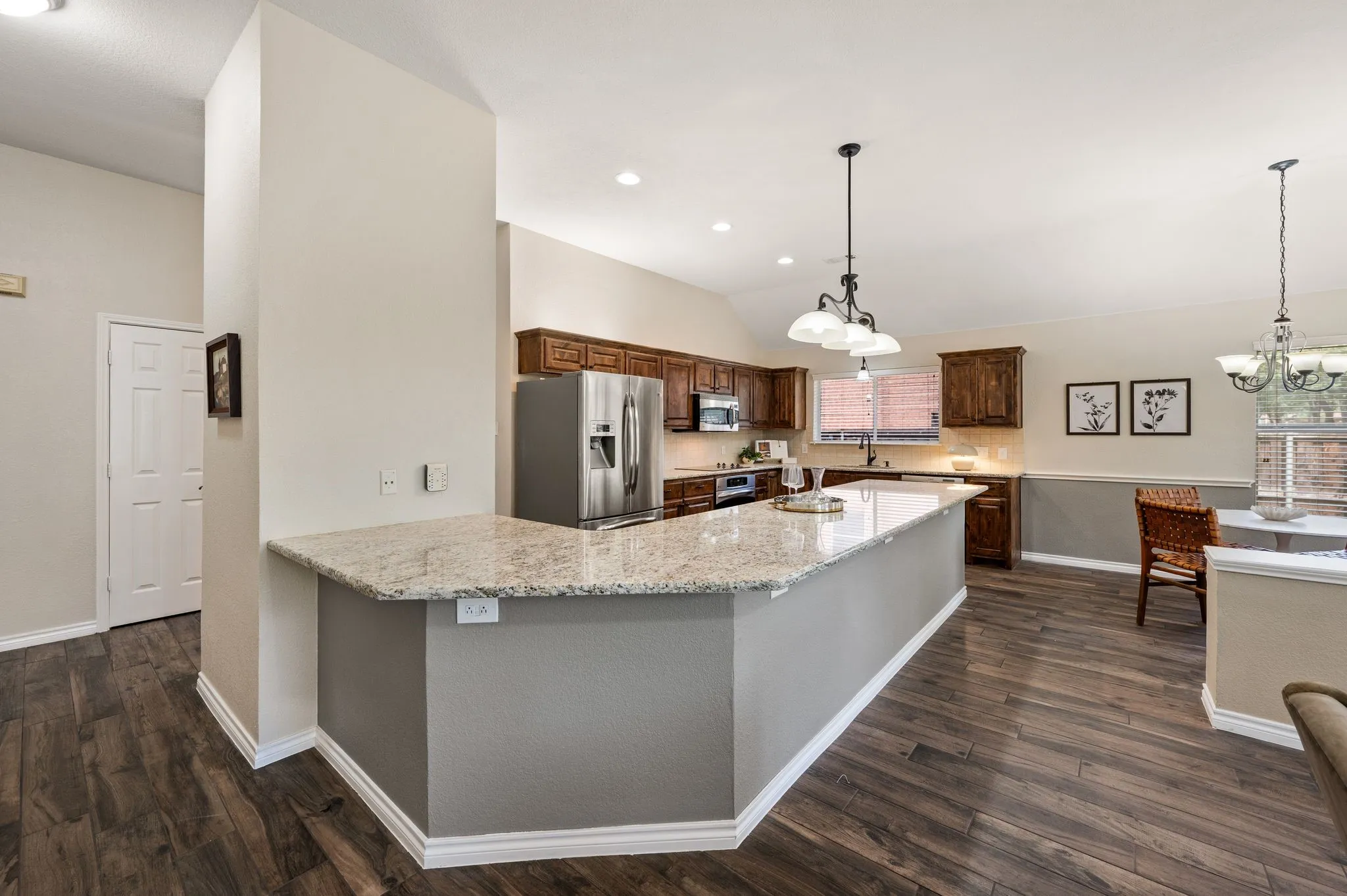 Single Family Residence For Sale in Tarrant County , 1417 Briar Meadow Drive, Keller, Texas 76248, 3 Bedroom, 2 Bathroom, 2 Garage spaces, 2,316 Sqft, built in 1997, mls#21393971, Real Estate Agent in Keller, Homes For Sale in Tarrant county, Homes For Sale in Keller, Realtor in Keller Texas, Real Estate Brokerage Independent Realty Texas, Luminita Cordes Realtor