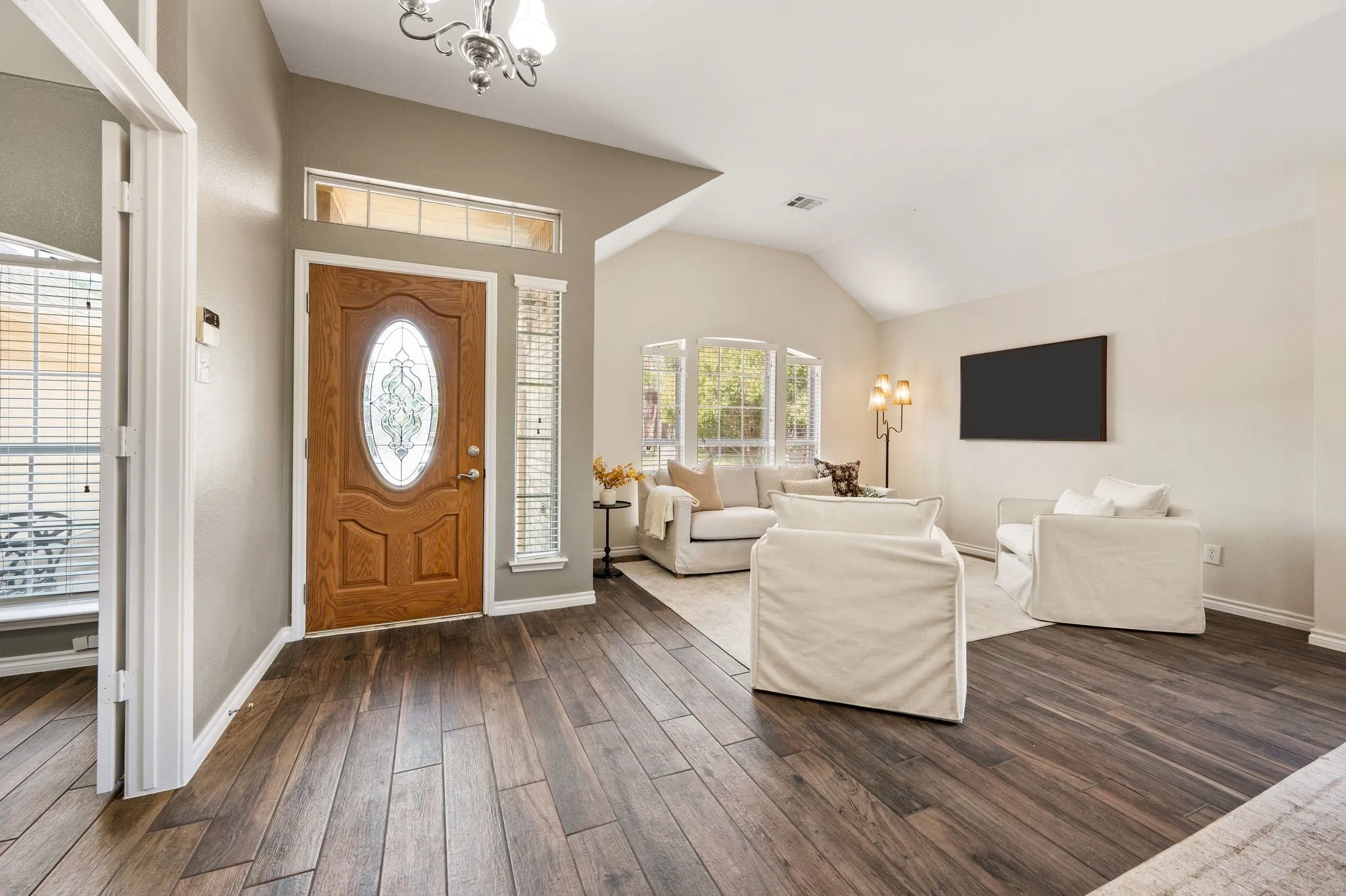 Single Family Residence For Sale in Tarrant County , 1417 Briar Meadow Drive, Keller, Texas 76248, 3 Bedroom, 2 Bathroom, 2 Garage spaces, 2,316 Sqft, built in 1997, mls#21393971, Real Estate Agent in Keller, Homes For Sale in Tarrant county, Homes For Sale in Keller, Realtor in Keller Texas, Real Estate Brokerage Independent Realty Texas, Luminita Cordes Realtor
