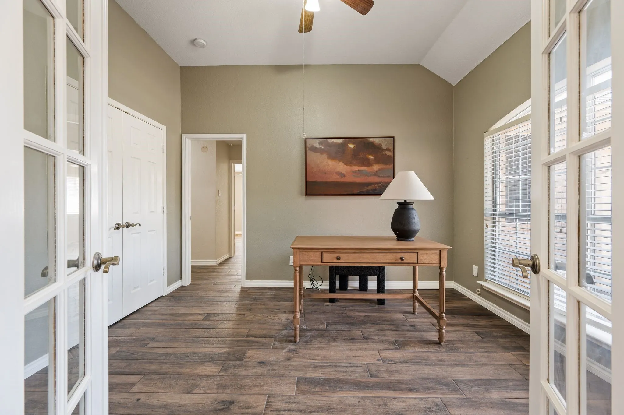 Single Family Residence For Sale in Tarrant County , 1417 Briar Meadow Drive, Keller, Texas 76248, 3 Bedroom, 2 Bathroom, 2 Garage spaces, 2,316 Sqft, built in 1997, mls#21393971, Real Estate Agent in Keller, Homes For Sale in Tarrant county, Homes For Sale in Keller, Realtor in Keller Texas, Real Estate Brokerage Independent Realty Texas, Luminita Cordes Realtor
