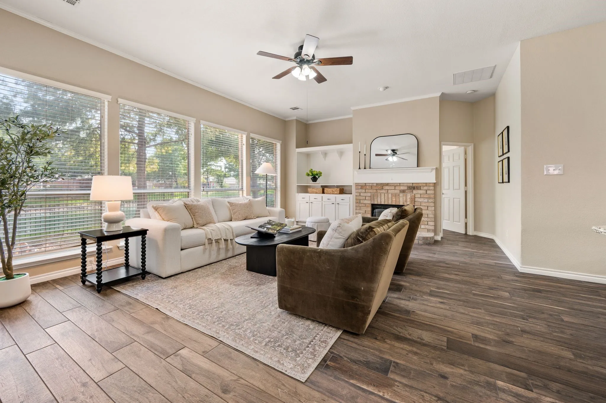 Single Family Residence For Sale in Tarrant County , 1417 Briar Meadow Drive, Keller, Texas 76248, 3 Bedroom, 2 Bathroom, 2 Garage spaces, 2,316 Sqft, built in 1997, mls#21393971, Real Estate Agent in Keller, Homes For Sale in Tarrant county, Homes For Sale in Keller, Realtor in Keller Texas, Real Estate Brokerage Independent Realty Texas, Luminita Cordes Realtor
