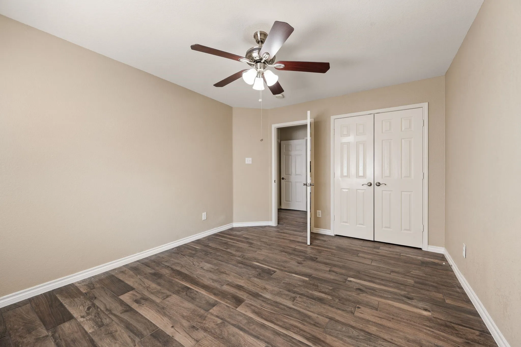 Single Family Residence For Sale in Tarrant County , 1417 Briar Meadow Drive, Keller, Texas 76248, 3 Bedroom, 2 Bathroom, 2 Garage spaces, 2,316 Sqft, built in 1997, mls#21393971, Real Estate Agent in Keller, Homes For Sale in Tarrant county, Homes For Sale in Keller, Realtor in Keller Texas, Real Estate Brokerage Independent Realty Texas, Luminita Cordes Realtor