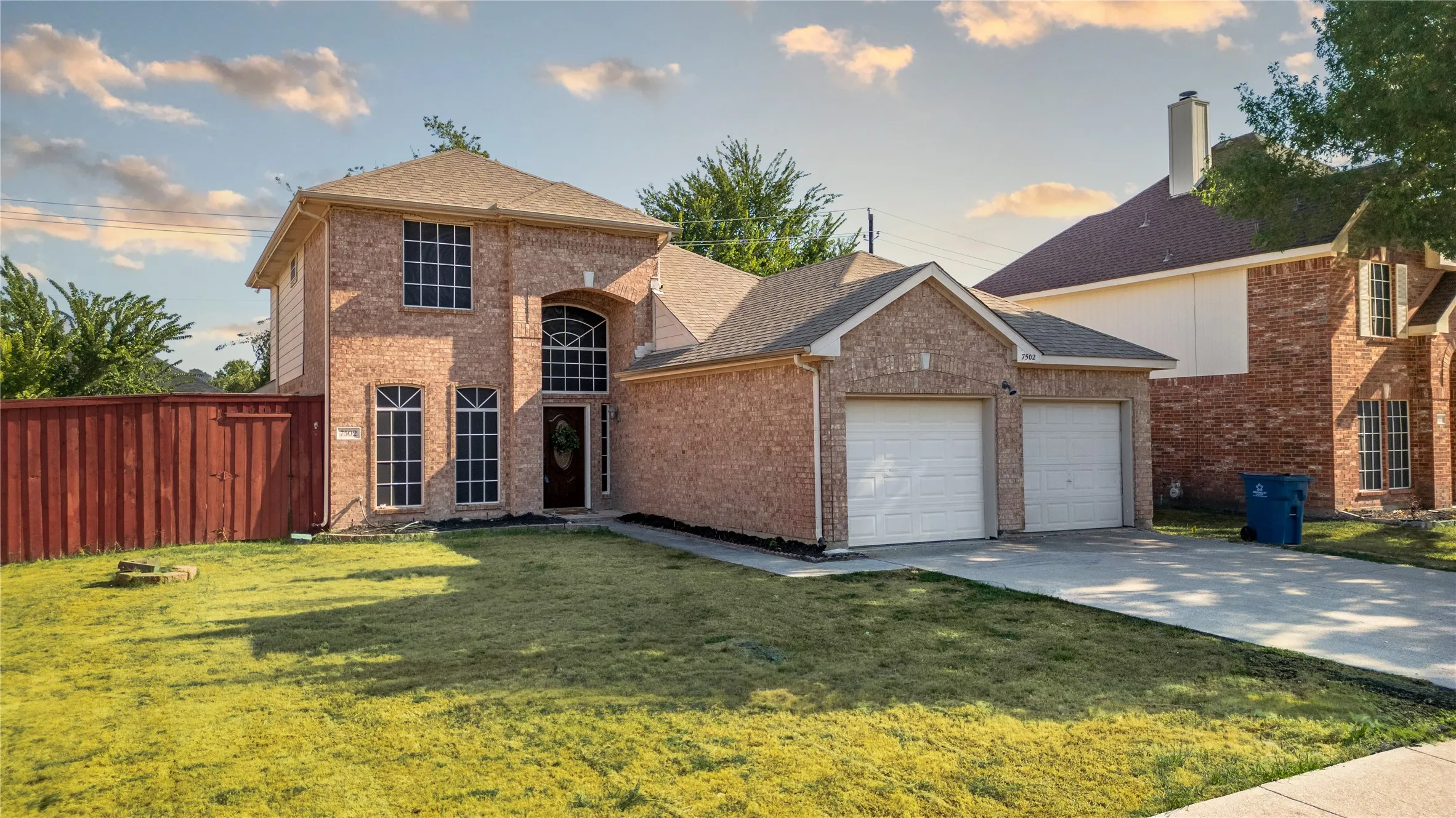 Single Family Residence For Sale in Dallas County , 7502 Armstrong Lane, Rowlett, Texas 75089, 4 Bedroom, 3 Bathroom, 2 Garage spaces, 2,104 Sqft, built in 1995, mls#21393863, Real Estate Agent in Rowlett, Homes For Sale in Dallas county, Homes For Sale in Rowlett, Realtor in Rowlett Texas, Real Estate Brokerage Independent Realty Texas, Luminita Cordes Realtor
