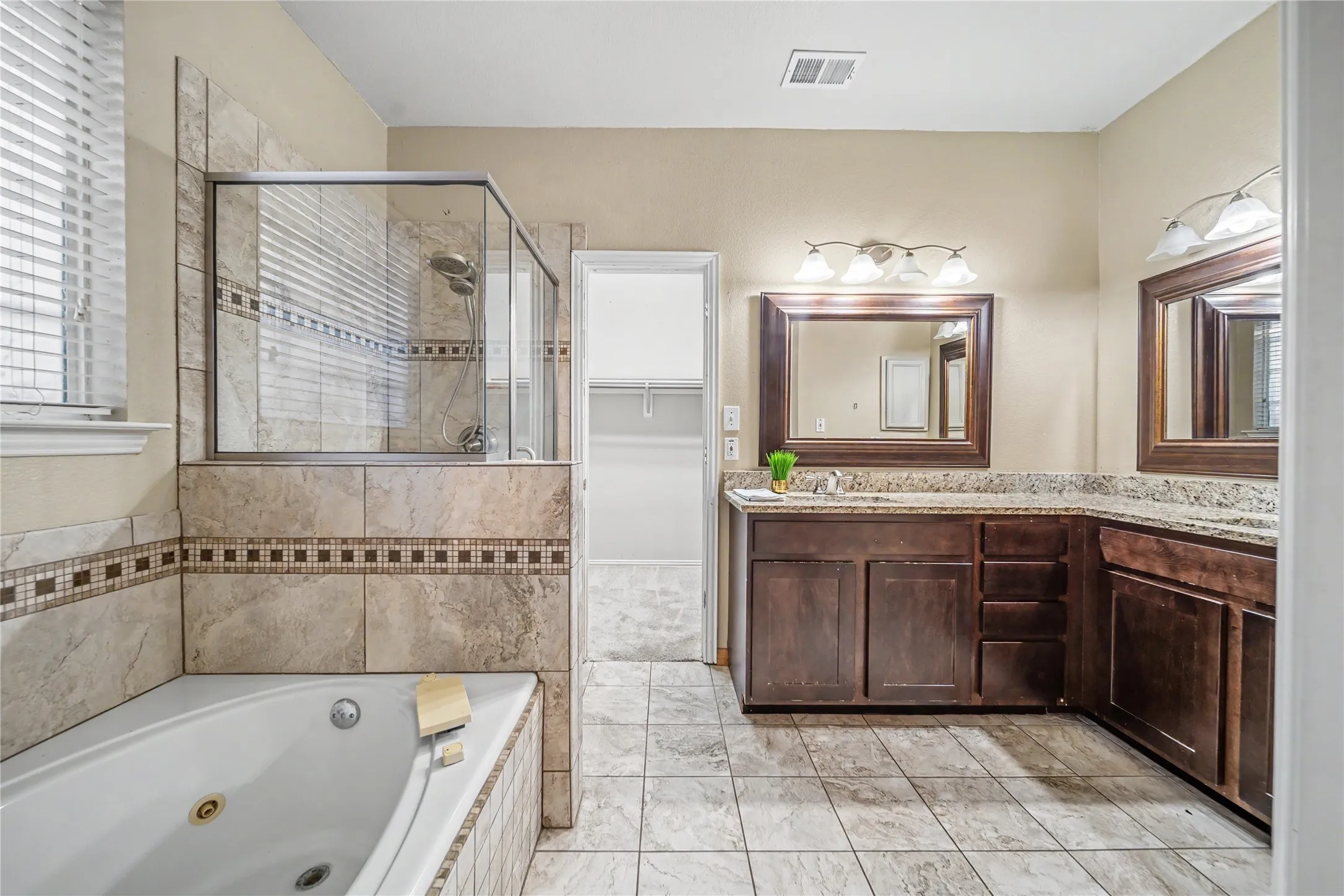 Single Family Residence For Sale in Dallas County , 7502 Armstrong Lane, Rowlett, Texas 75089, 4 Bedroom, 3 Bathroom, 2 Garage spaces, 2,104 Sqft, built in 1995, mls#21393863, Real Estate Agent in Rowlett, Homes For Sale in Dallas county, Homes For Sale in Rowlett, Realtor in Rowlett Texas, Real Estate Brokerage Independent Realty Texas, Luminita Cordes Realtor