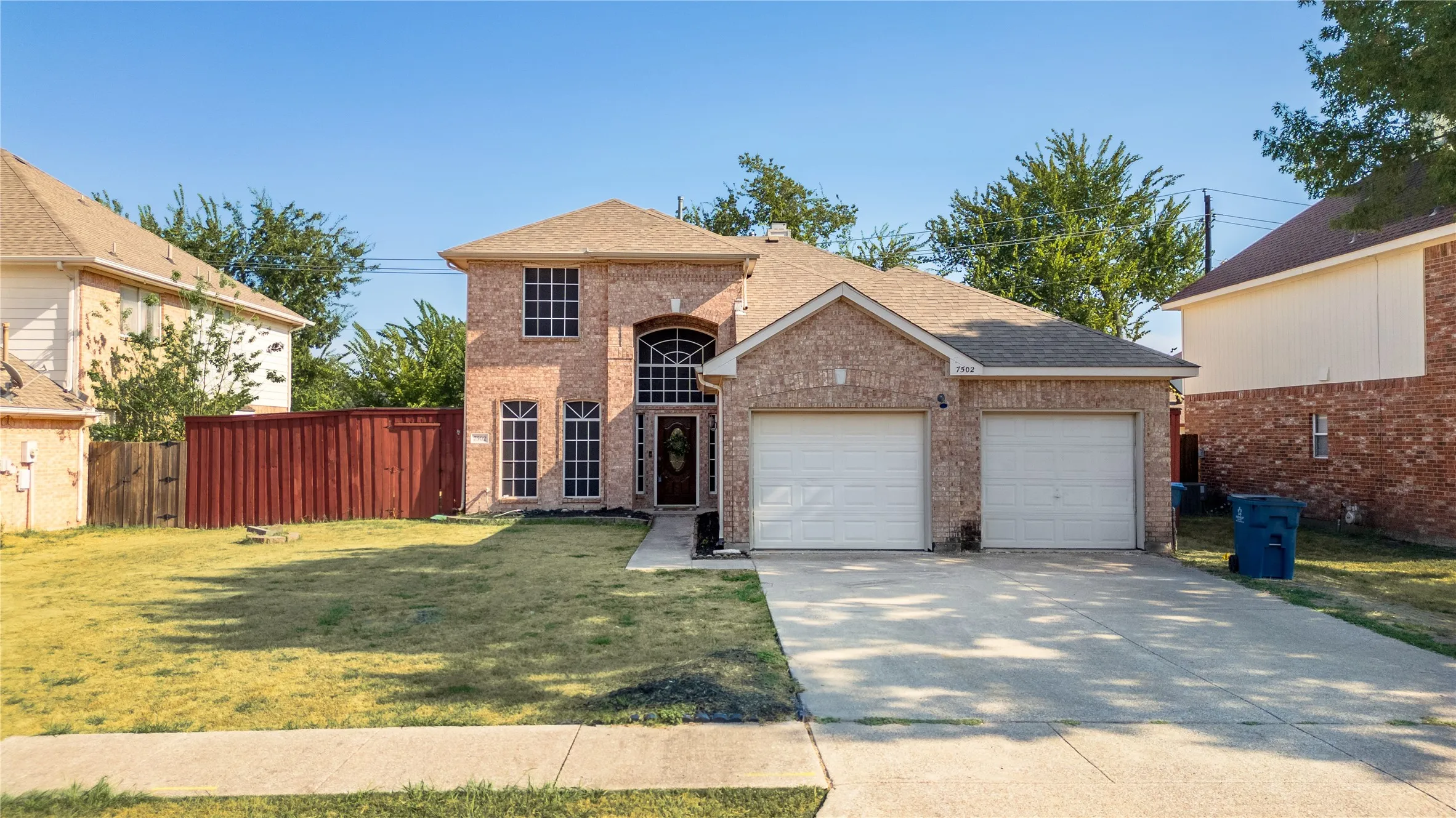 Single Family Residence For Sale in Dallas County , 7502 Armstrong Lane, Rowlett, Texas 75089, 4 Bedroom, 3 Bathroom, 2 Garage spaces, 2,104 Sqft, built in 1995, mls#21393863, Real Estate Agent in Rowlett, Homes For Sale in Dallas county, Homes For Sale in Rowlett, Realtor in Rowlett Texas, Real Estate Brokerage Independent Realty Texas, Luminita Cordes Realtor