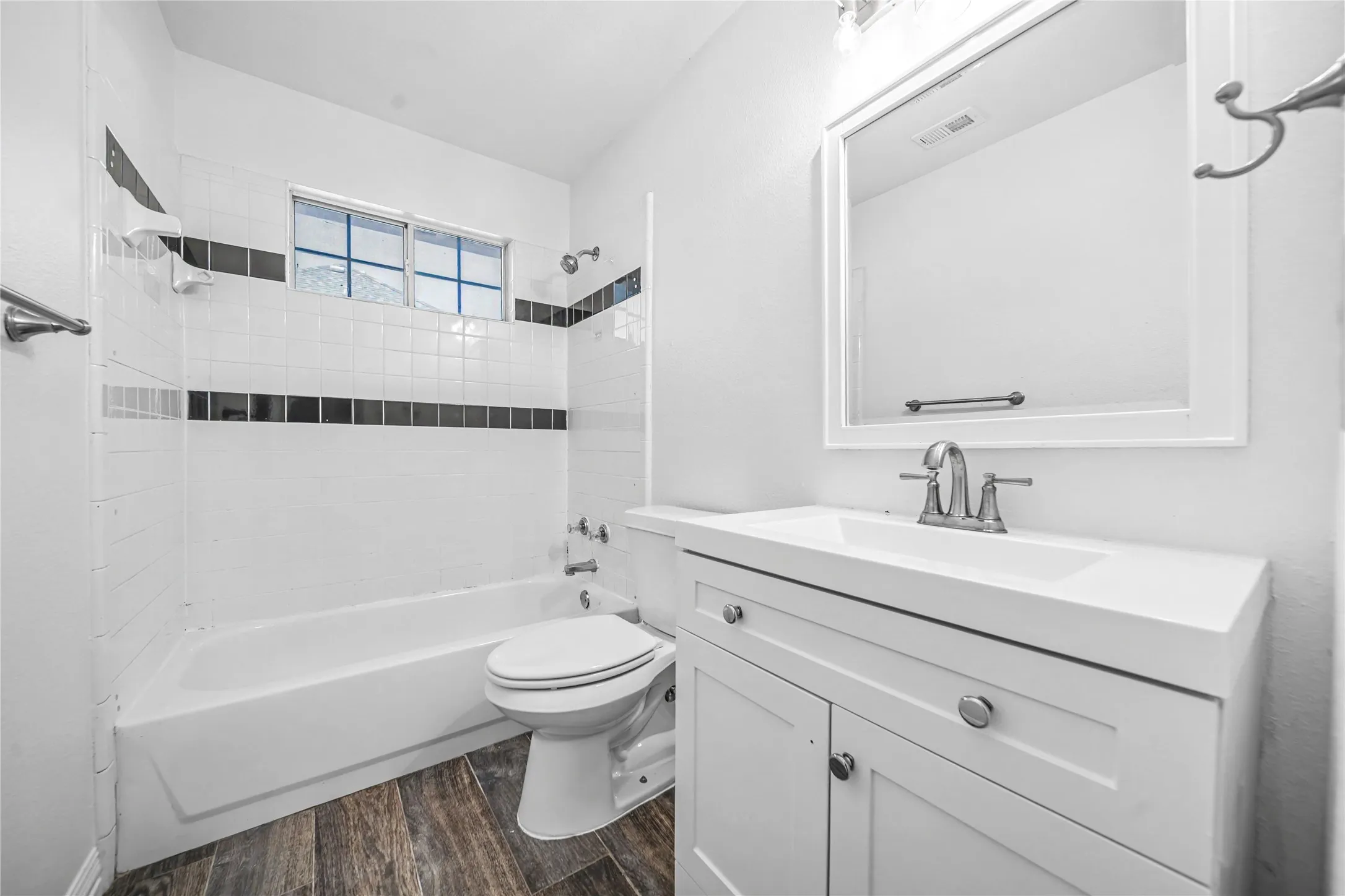 Single Family Residence For Sale in Dallas County , 7502 Armstrong Lane, Rowlett, Texas 75089, 4 Bedroom, 3 Bathroom, 2 Garage spaces, 2,104 Sqft, built in 1995, mls#21393863, Real Estate Agent in Rowlett, Homes For Sale in Dallas county, Homes For Sale in Rowlett, Realtor in Rowlett Texas, Real Estate Brokerage Independent Realty Texas, Luminita Cordes Realtor