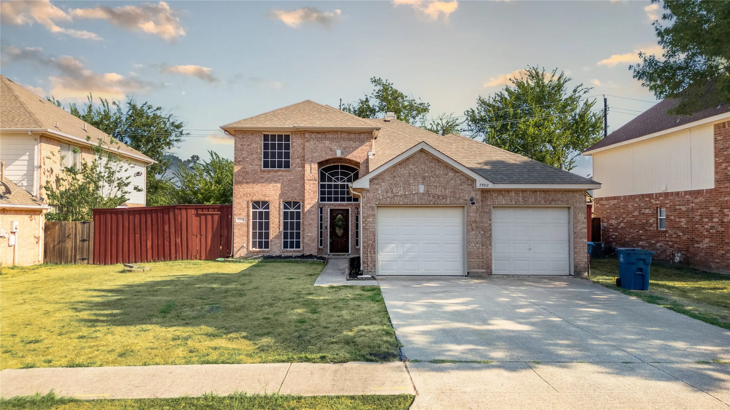 Single Family Residence For Sale in Dallas County , 7502 Armstrong Lane, Rowlett, Texas 75089, 4 Bedroom, 3 Bathroom, 2 Garage spaces, 2,104 Sqft, built in 1995, mls#21393863, Real Estate Agent in Rowlett, Homes For Sale in Dallas county, Homes For Sale in Rowlett, Realtor in Rowlett Texas, Real Estate Brokerage Independent Realty Texas, Luminita Cordes Realtor