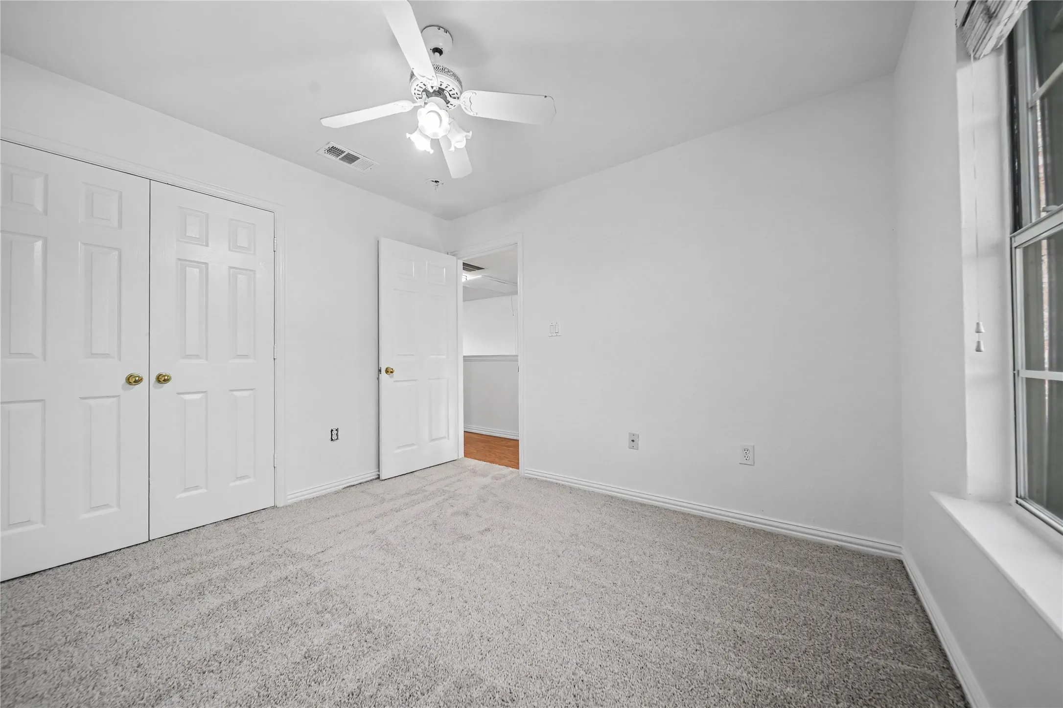 Single Family Residence For Sale in Dallas County , 7502 Armstrong Lane, Rowlett, Texas 75089, 4 Bedroom, 3 Bathroom, 2 Garage spaces, 2,104 Sqft, built in 1995, mls#21393863, Real Estate Agent in Rowlett, Homes For Sale in Dallas county, Homes For Sale in Rowlett, Realtor in Rowlett Texas, Real Estate Brokerage Independent Realty Texas, Luminita Cordes Realtor