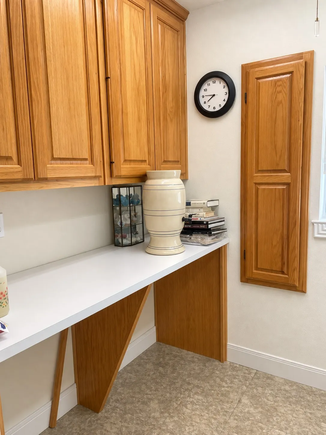 complete with w/d hookup, storage and folding table