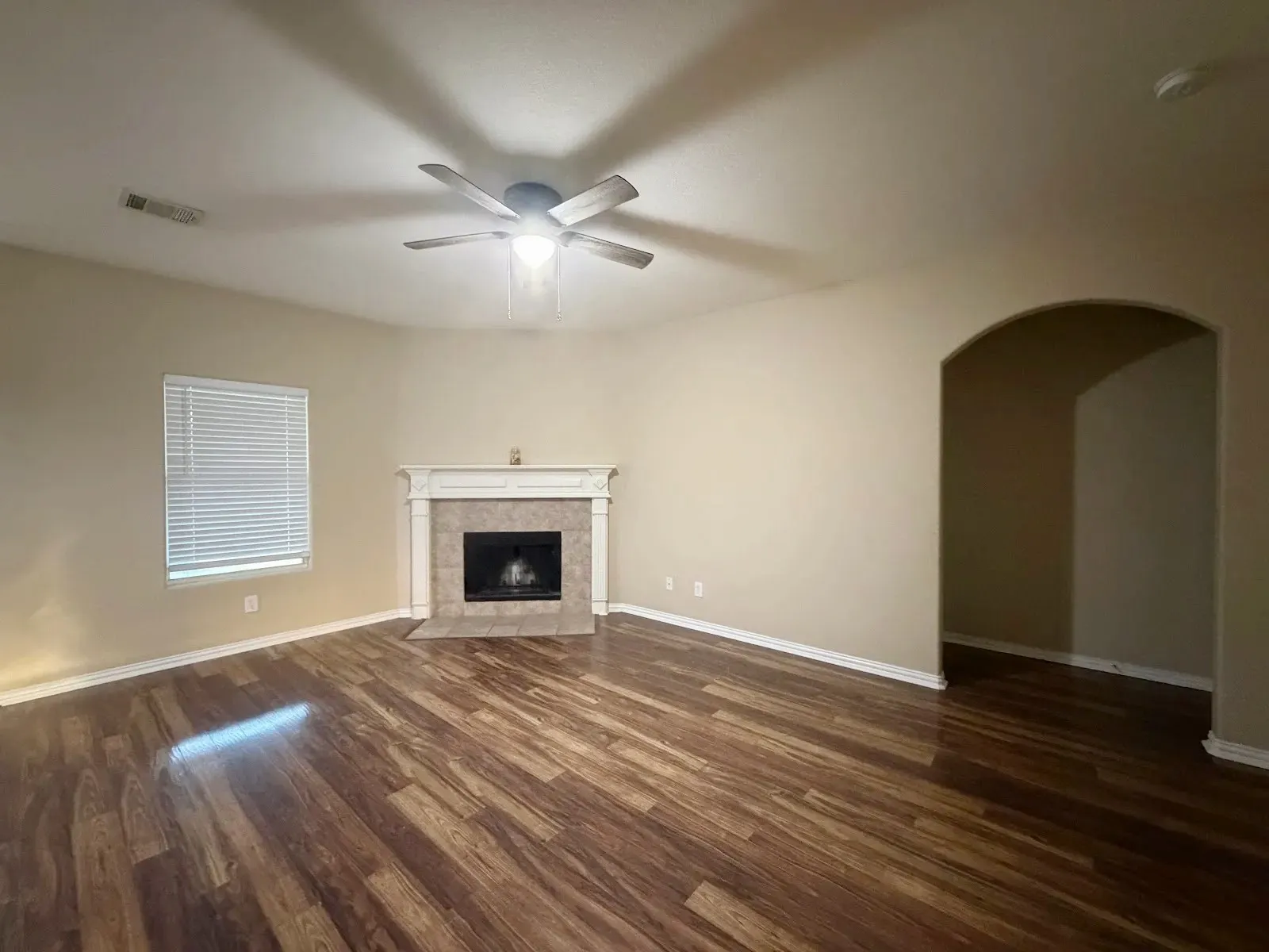 Single Family Residence For Sale in Collin County , 2803 Arabian Lane, Celina, Texas 75009, 3 Bedroom, 2 Bathroom, 2 Garage spaces, 1,646 Sqft, built in 2005, mls#21391875, Real Estate Agent in Celina, Homes For Sale in Collin county, Homes For Sale in Celina, Realtor in Celina Texas, Real Estate Brokerage Independent Realty Texas, Luminita Cordes Realtor