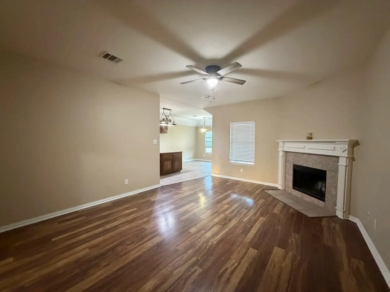 Single Family Residence For Sale in Collin County , 2803 Arabian Lane, Celina, Texas 75009, 3 Bedroom, 2 Bathroom, 2 Garage spaces, 1,646 Sqft, built in 2005, mls#21391875, Real Estate Agent in Celina, Homes For Sale in Collin county, Homes For Sale in Celina, Realtor in Celina Texas, Real Estate Brokerage Independent Realty Texas, Luminita Cordes Realtor