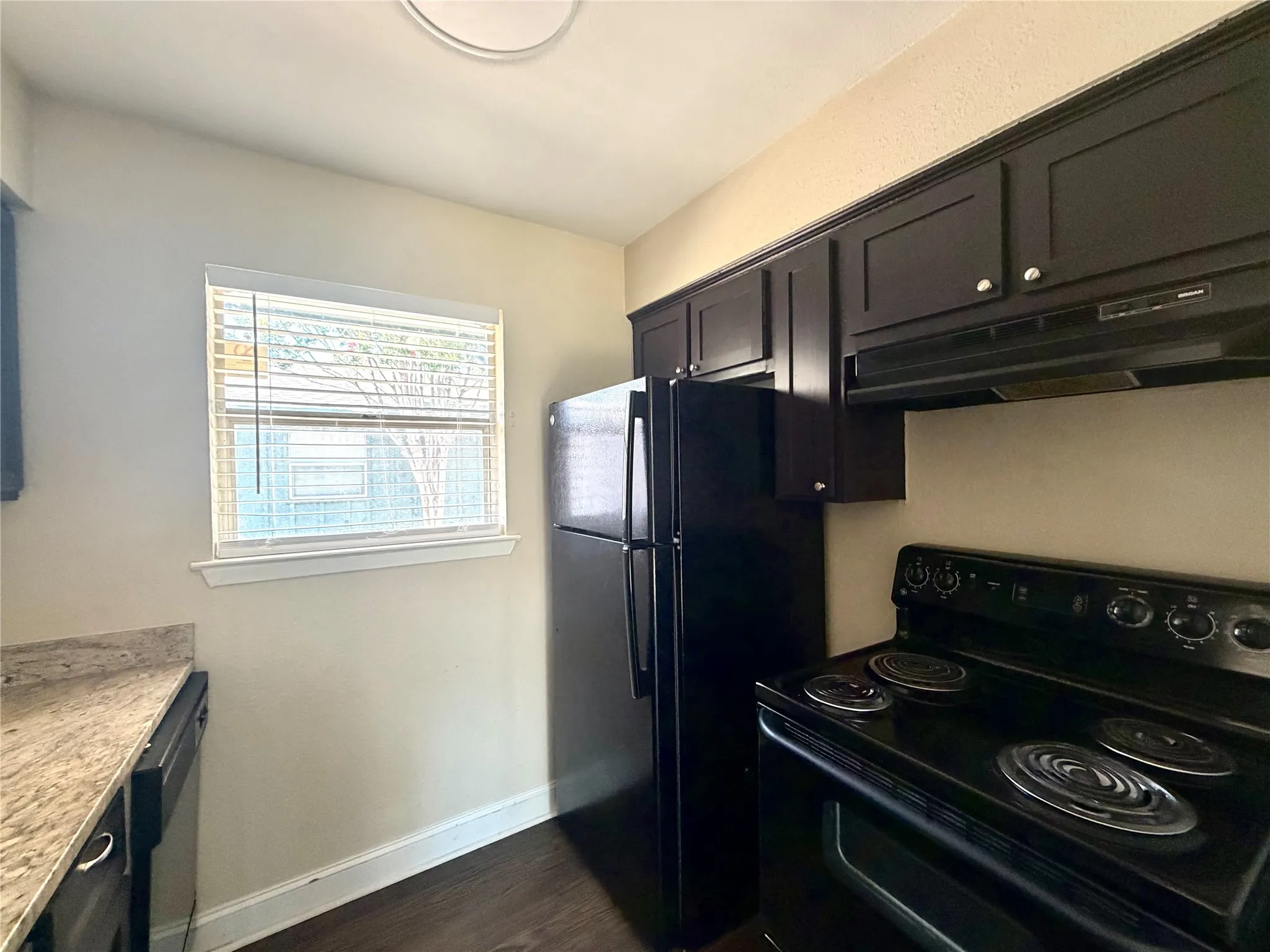 Duplex For Rent in Dallas County , 901 Redbird Drive, Irving, Texas 75061, 2 Bedroom, 1 Bathroom, Garage spaces, 720 Sqft, built in 1964, mls#21396433, Real Estate Agent in Irving, Homes For Rent in Dallas county, Homes For Rent in Irving, Realtor in Irving Texas, Real Estate Brokerage Independent Realty Texas, Luminita Cordes Realtor