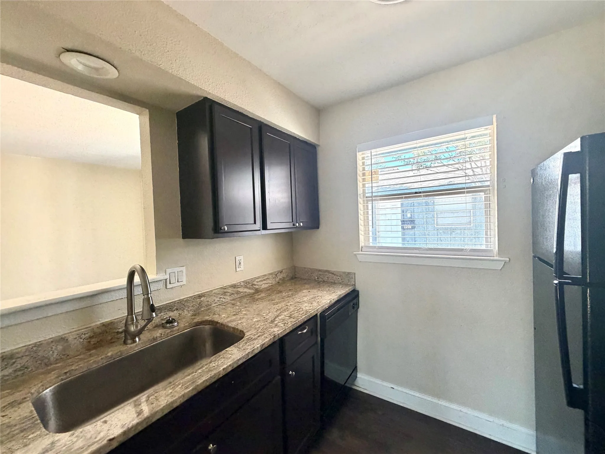 Duplex For Rent in Dallas County , 901 Redbird Drive, Irving, Texas 75061, 2 Bedroom, 1 Bathroom, Garage spaces, 720 Sqft, built in 1964, mls#21396433, Real Estate Agent in Irving, Homes For Rent in Dallas county, Homes For Rent in Irving, Realtor in Irving Texas, Real Estate Brokerage Independent Realty Texas, Luminita Cordes Realtor