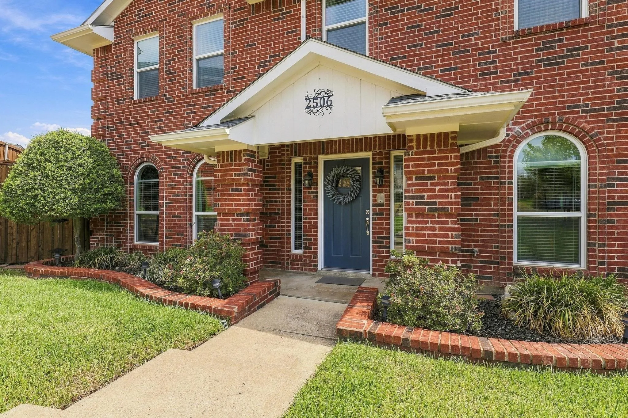 Single Family Residence For Sale in Dallas County , 2506 Barger Court, Sachse, Texas 75048, 4 Bedroom, 3 Bathroom, 2 Garage spaces, 2,664 Sqft, built in 1993, mls#21395239, Real Estate Agent in Sachse, Homes For Sale in Dallas county, Homes For Sale in Sachse, Realtor in Sachse Texas, Real Estate Brokerage Independent Realty Texas, Luminita Cordes Realtor