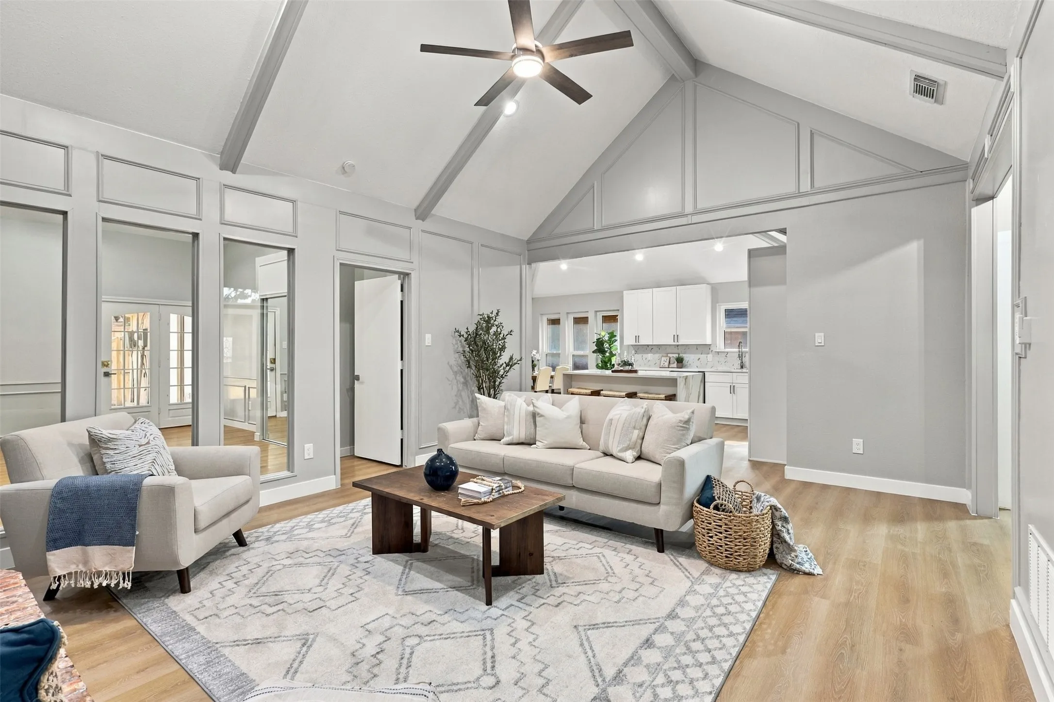 Single Family Residence For Sale in Denton County , 1316 Royal Palm Lane, Carrollton, Texas 75007, 4 Bedroom, 2 Bathroom, 2 Garage spaces, 2,046 Sqft, built in 1985, mls#21392628, Real Estate Agent in Carrollton, Homes For Sale in Denton county, Homes For Sale in Carrollton, Realtor in Carrollton Texas, Real Estate Brokerage Independent Realty Texas, Luminita Cordes Realtor