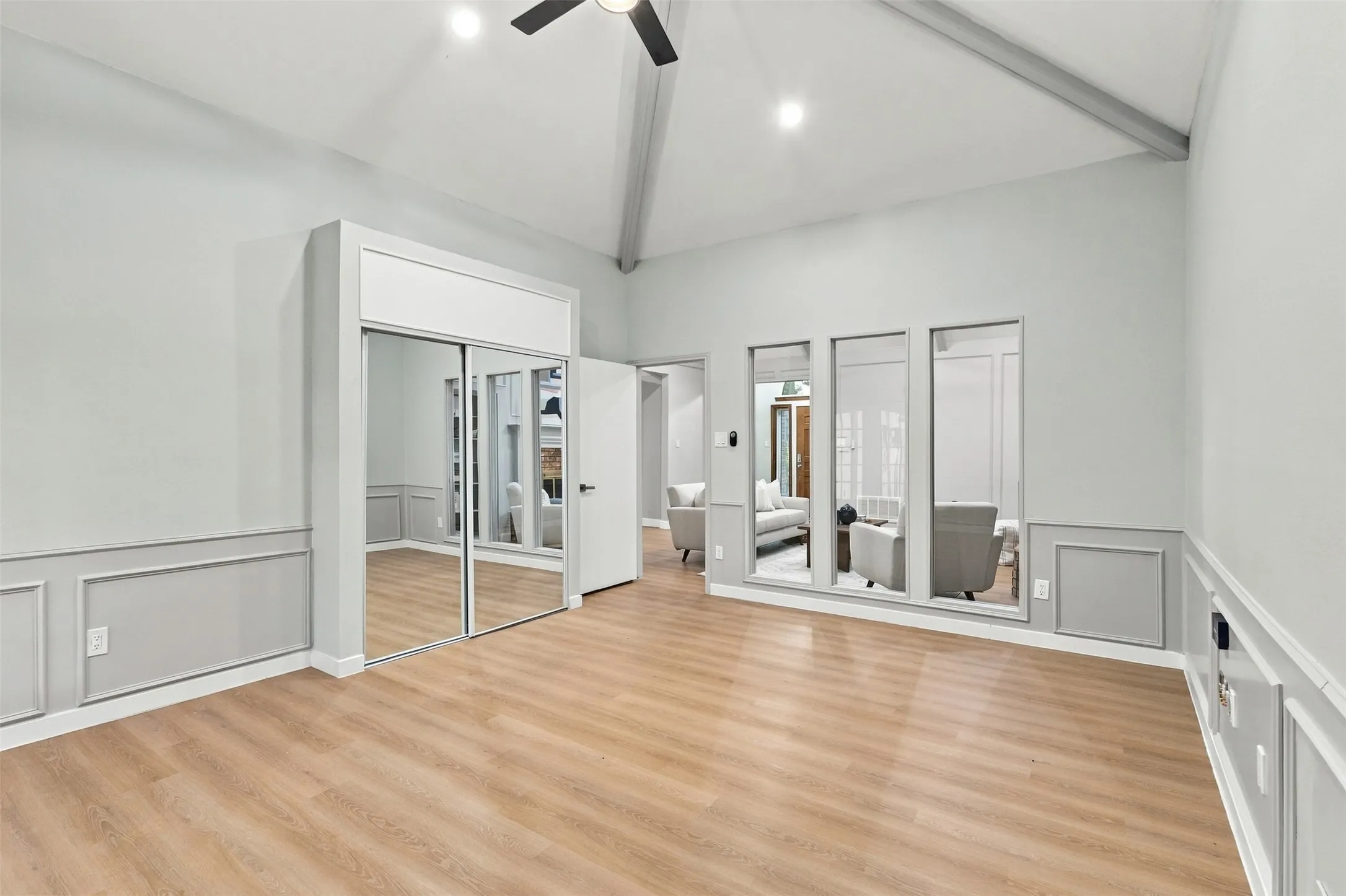 Can flex as 4th bedroom or 2nd living area