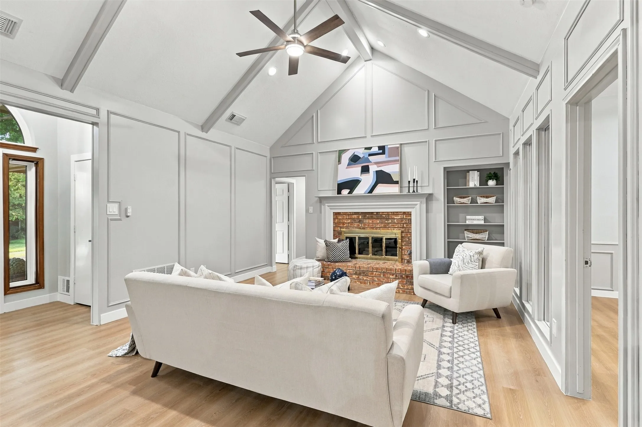 Single Family Residence For Sale in Denton County , 1316 Royal Palm Lane, Carrollton, Texas 75007, 4 Bedroom, 2 Bathroom, 2 Garage spaces, 2,046 Sqft, built in 1985, mls#21392628, Real Estate Agent in Carrollton, Homes For Sale in Denton county, Homes For Sale in Carrollton, Realtor in Carrollton Texas, Real Estate Brokerage Independent Realty Texas, Luminita Cordes Realtor